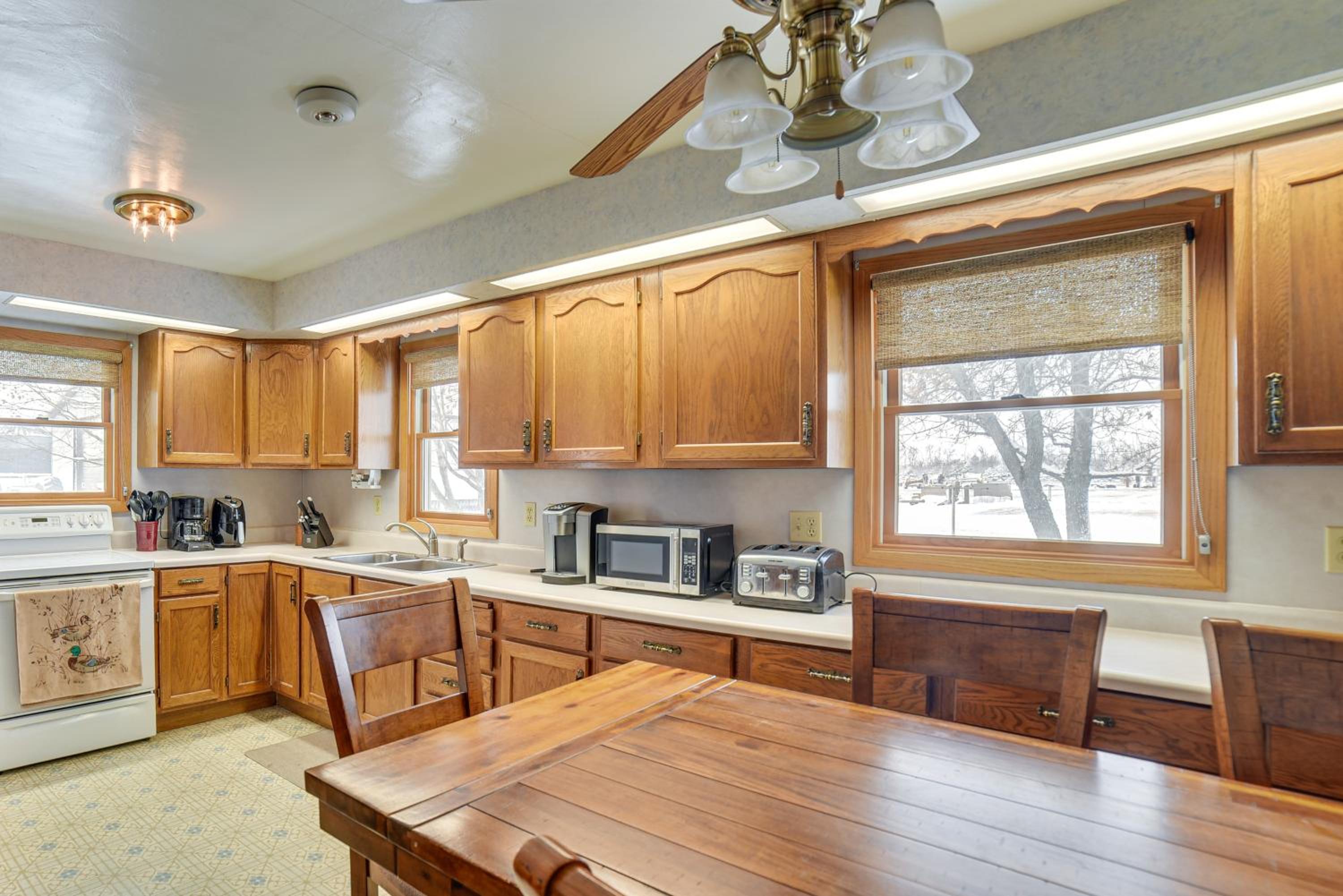 Spacious Retreat with Private Yard and Deck in Roscoe!