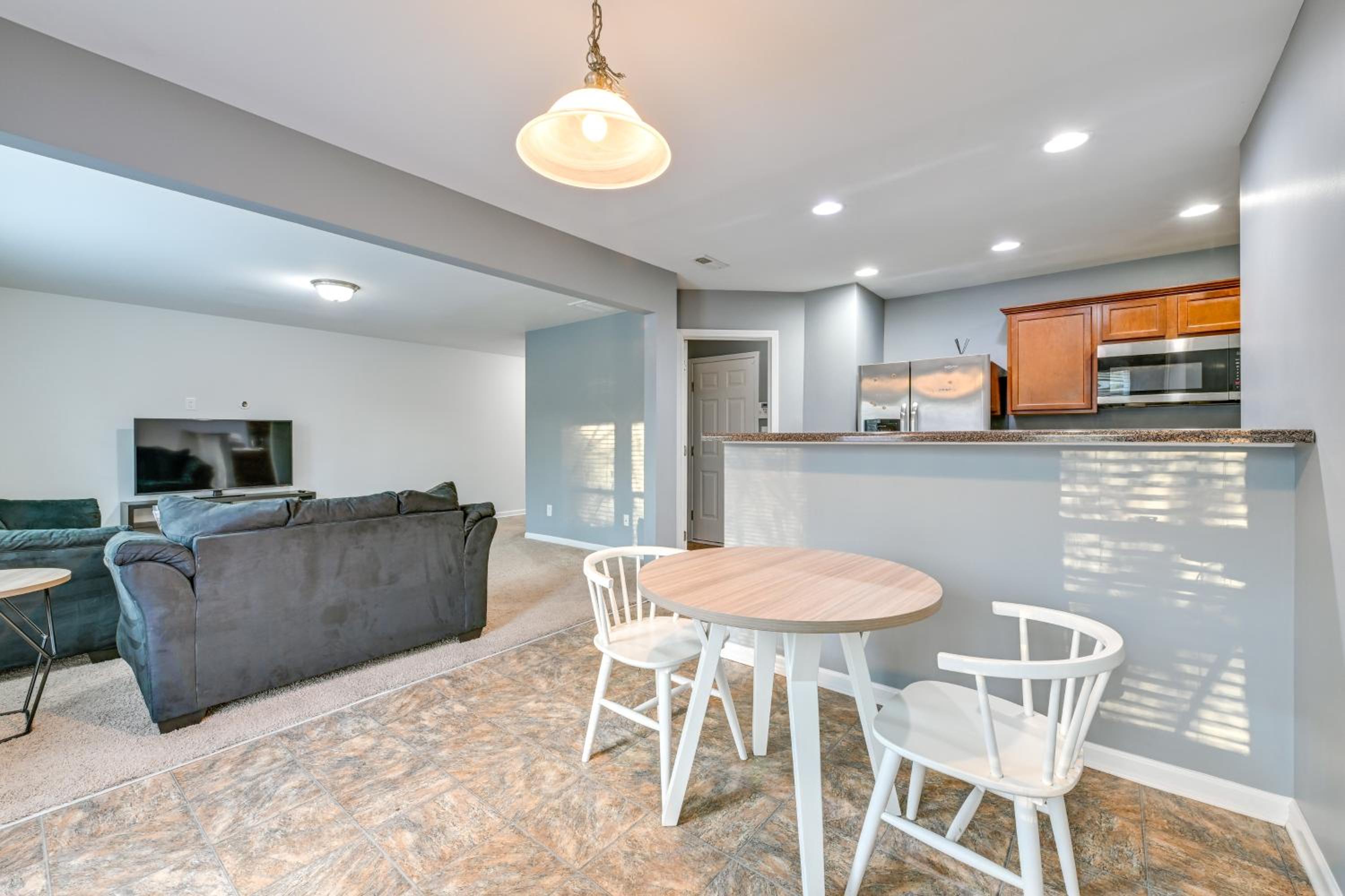 Pet-Friendly Home Just Outside Downtown Charlotte!