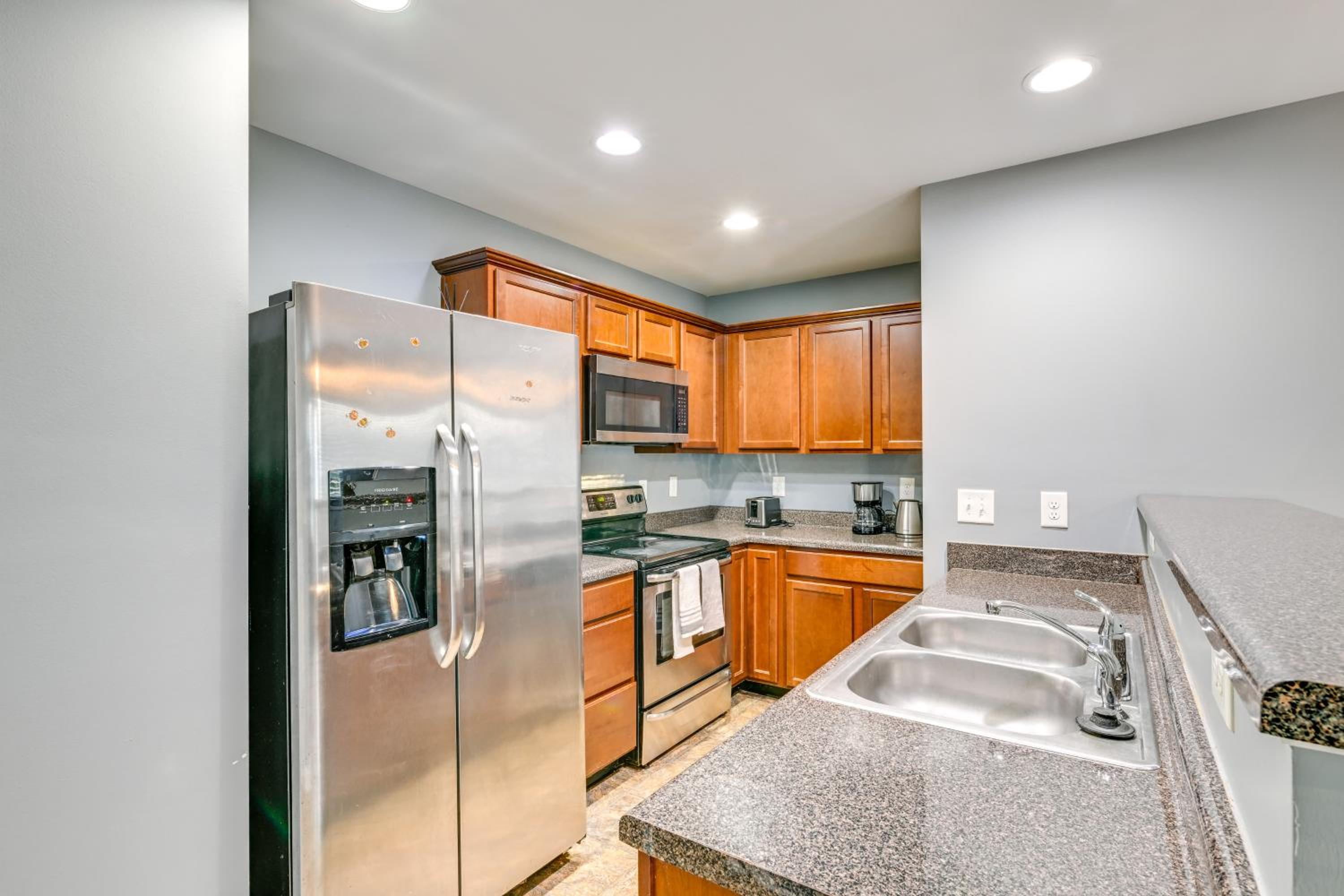 Pet-Friendly Home Just Outside Downtown Charlotte!