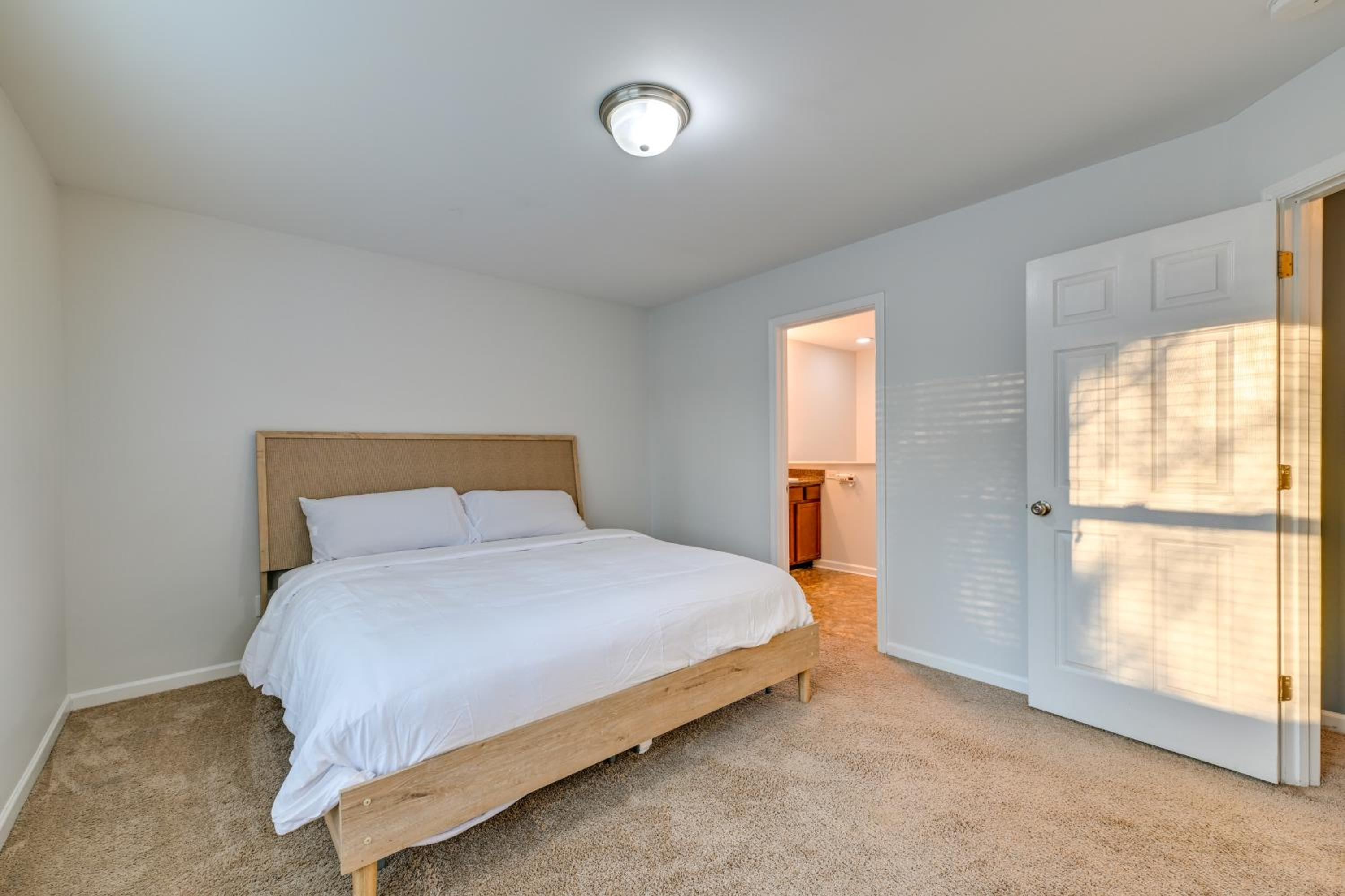 Pet-Friendly Home Just Outside Downtown Charlotte!