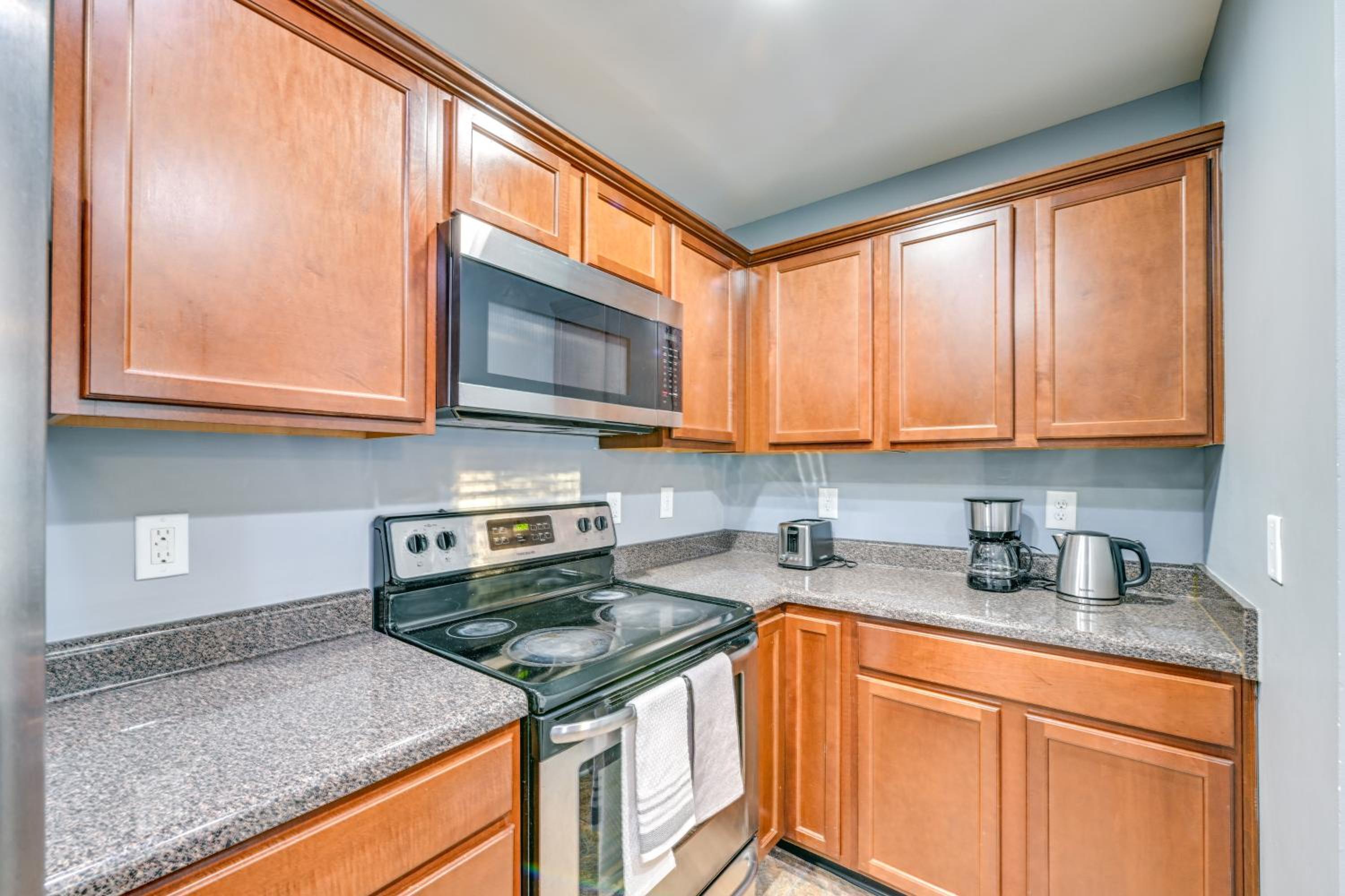Pet-Friendly Home Just Outside Downtown Charlotte!