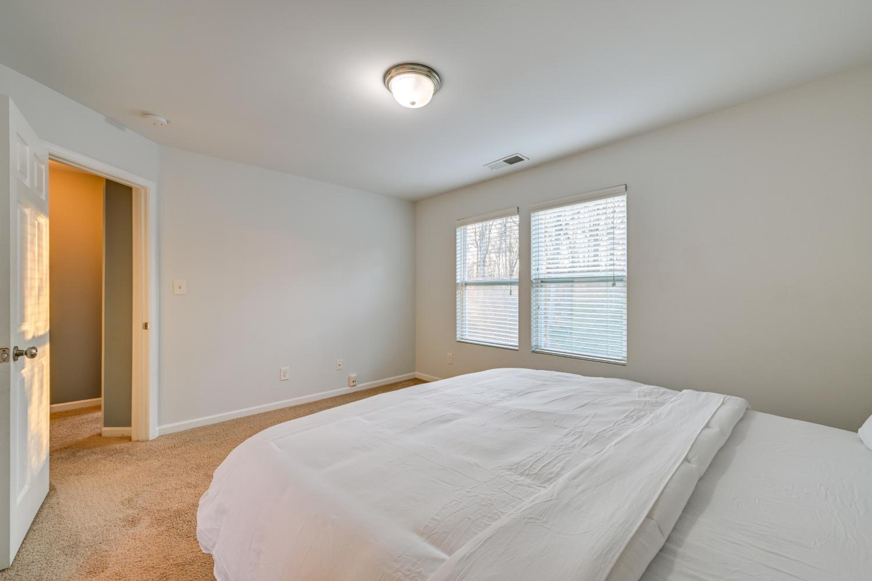 Pet-Friendly Home Just Outside Downtown Charlotte!