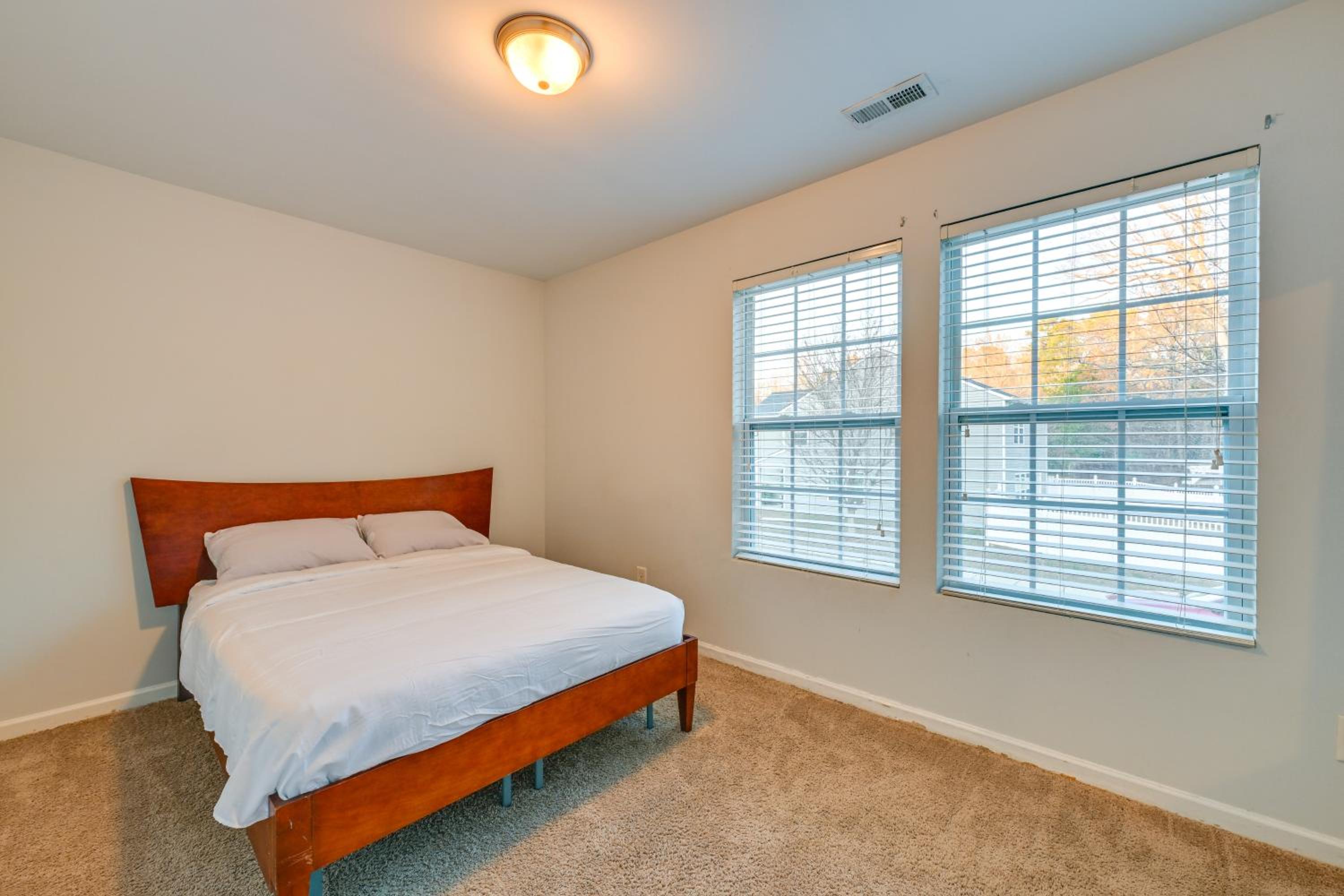 Pet-Friendly Home Just Outside Downtown Charlotte!