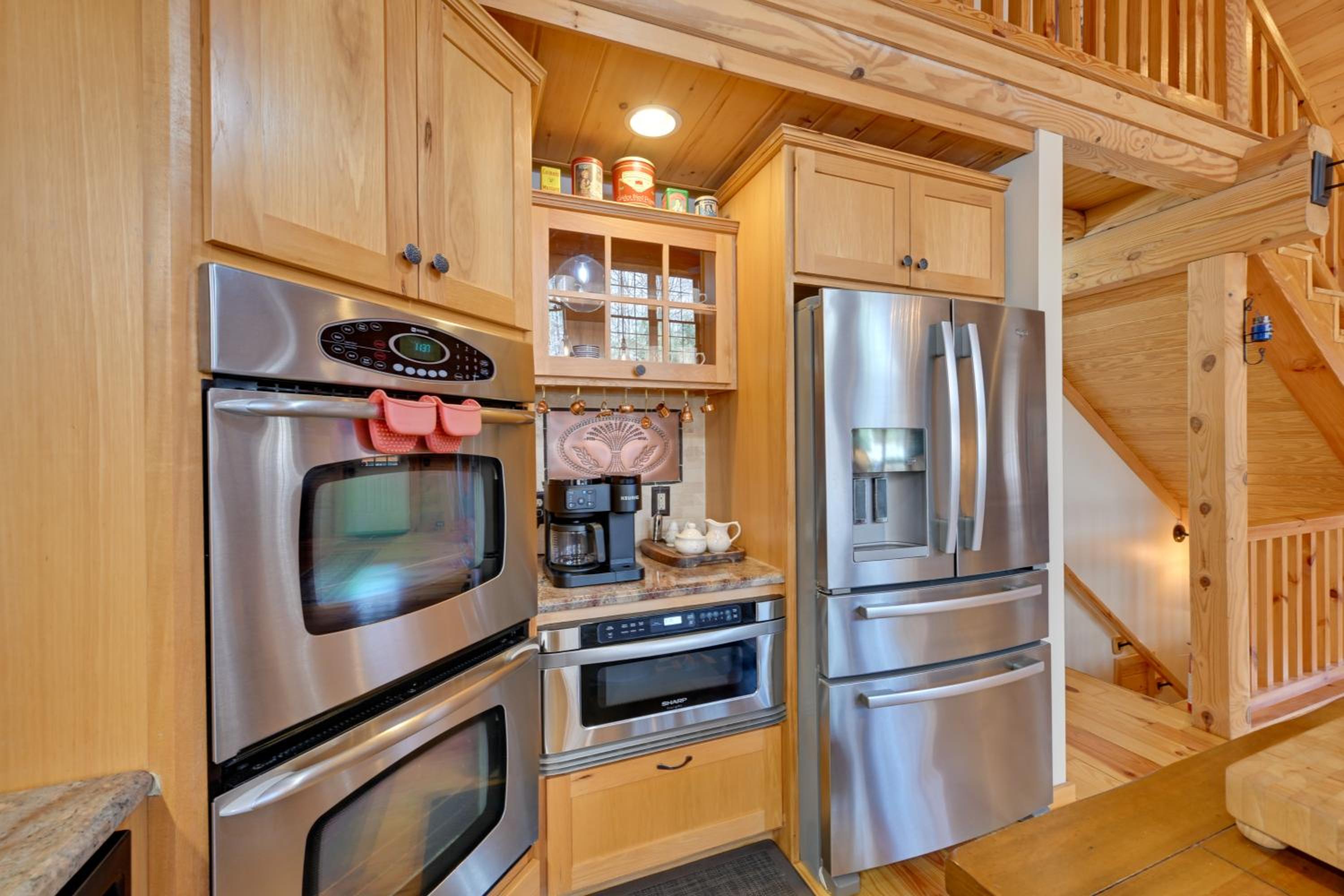 1 Mi to Lake Tillery Outdoor Retreat with Hot Tub!