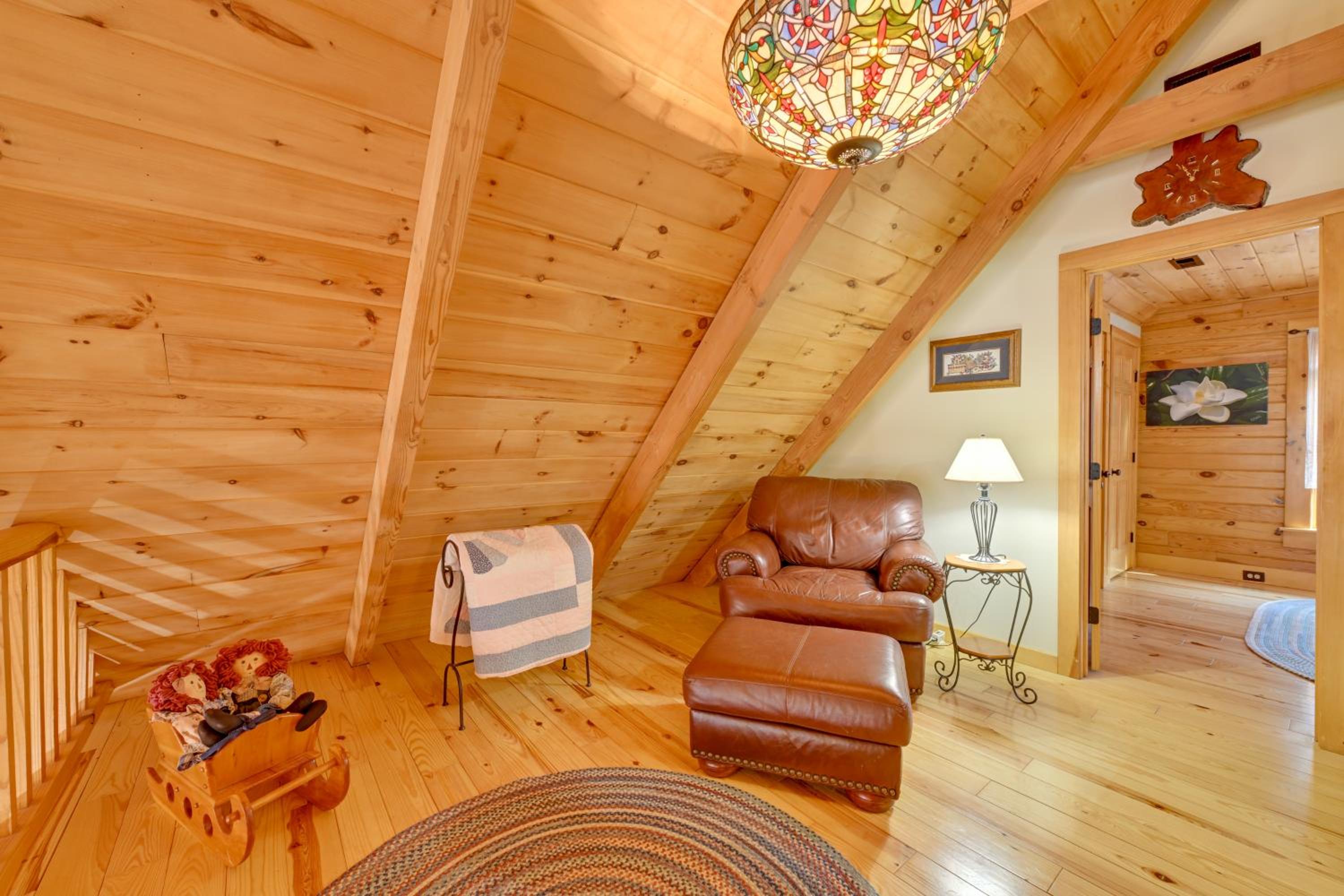 1 Mi to Lake Tillery Outdoor Retreat with Hot Tub!