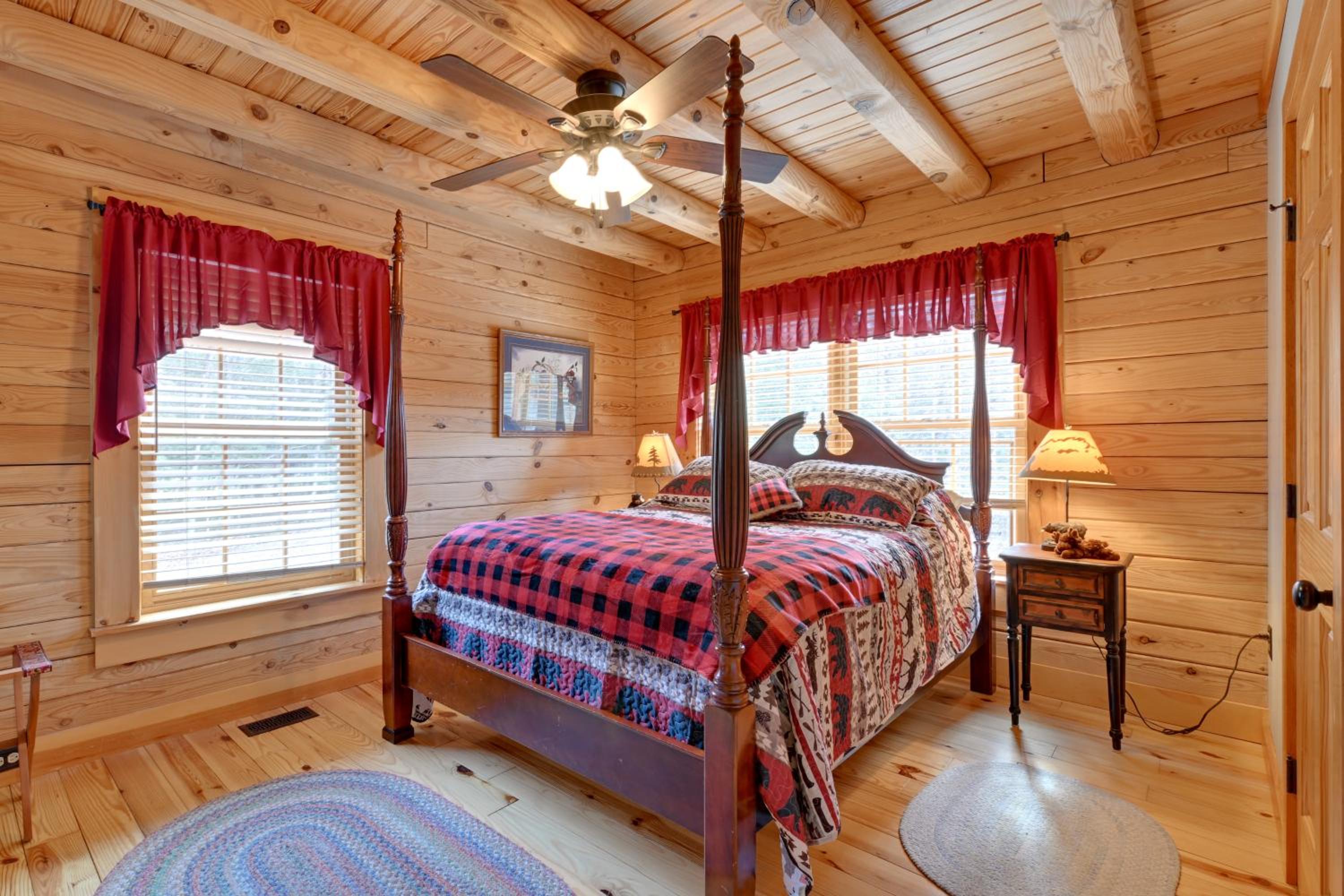 1 Mi to Lake Tillery Outdoor Retreat with Hot Tub!