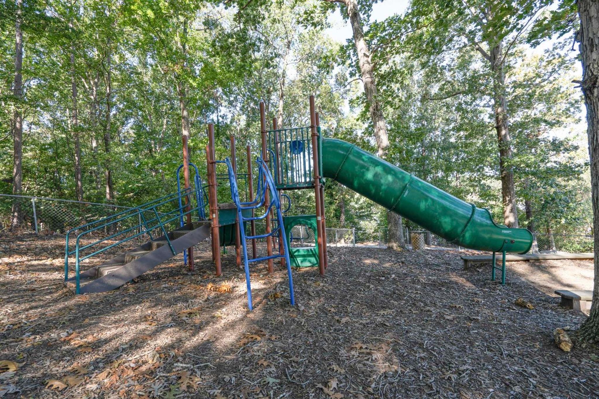 1 Mi to Lake Tillery Outdoor Retreat with Hot Tub!