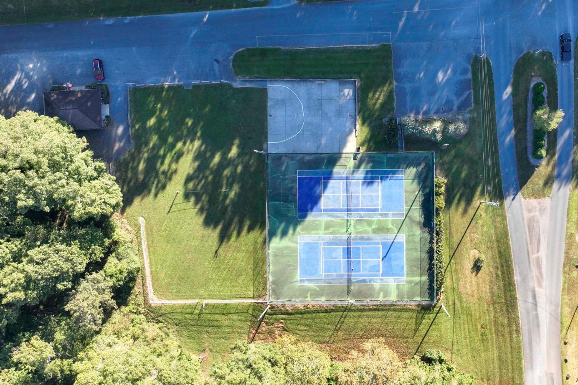 1 Mi to Lake Tillery Outdoor Retreat with Hot Tub!