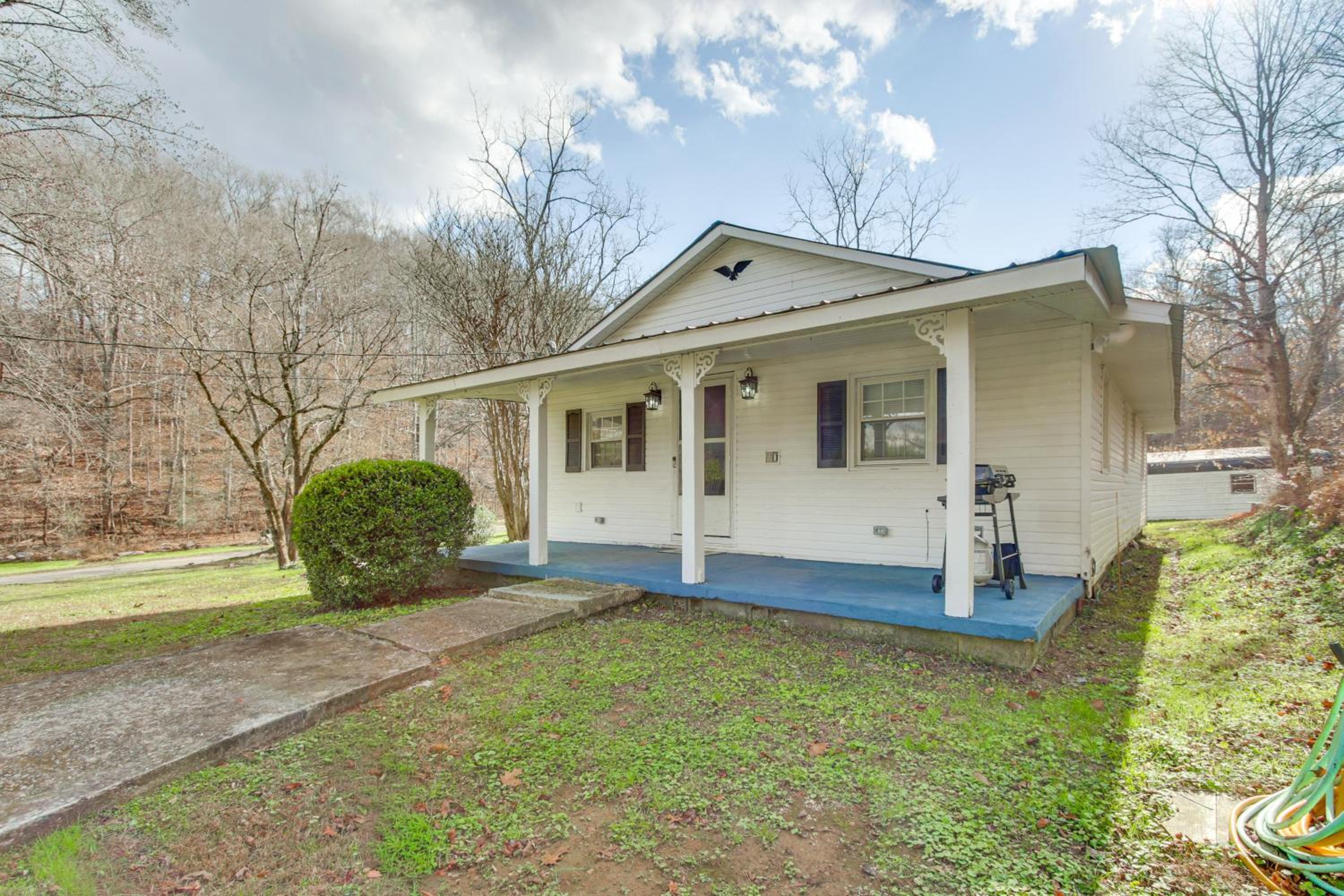 Secluded Getaway on 40 Acres in Lawrenceburg!