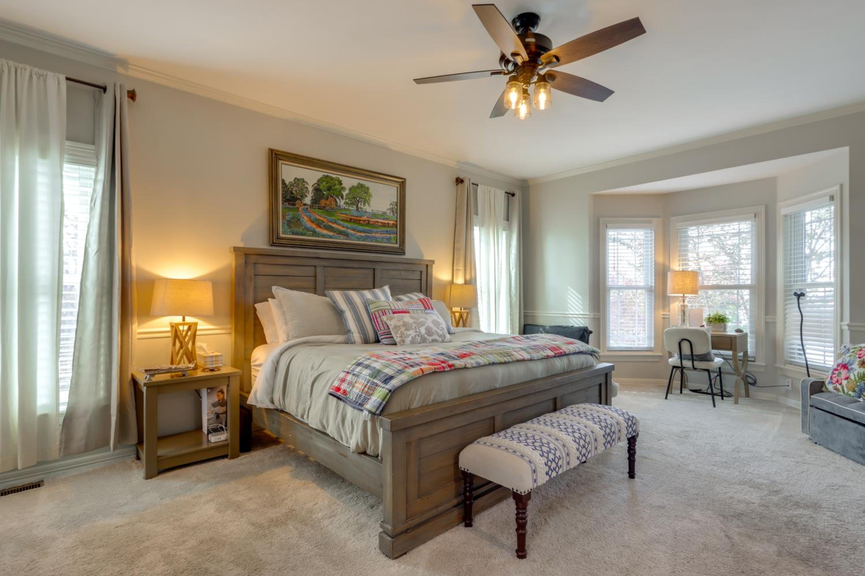Surrounding Lake Views! Eureka Springs Home