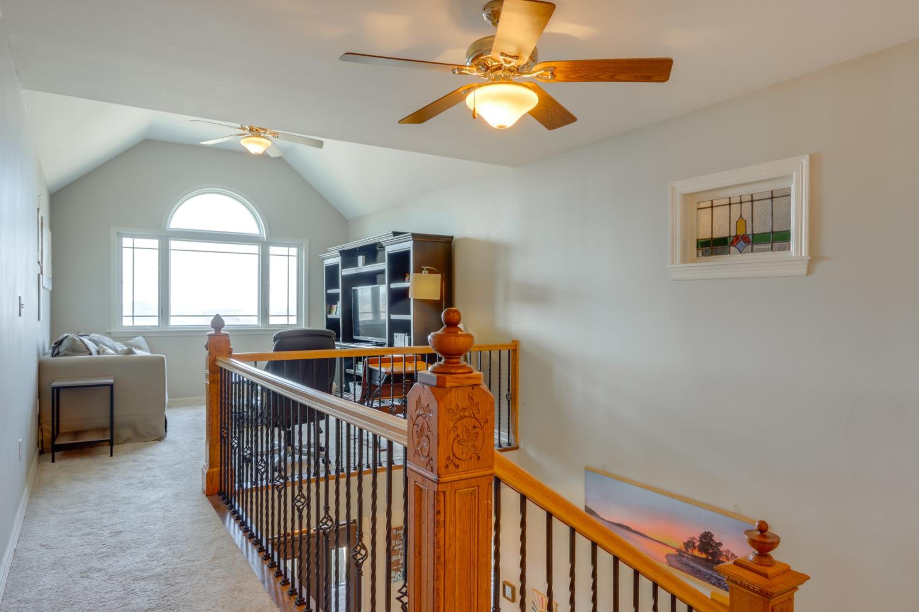 Surrounding Lake Views! Eureka Springs Home