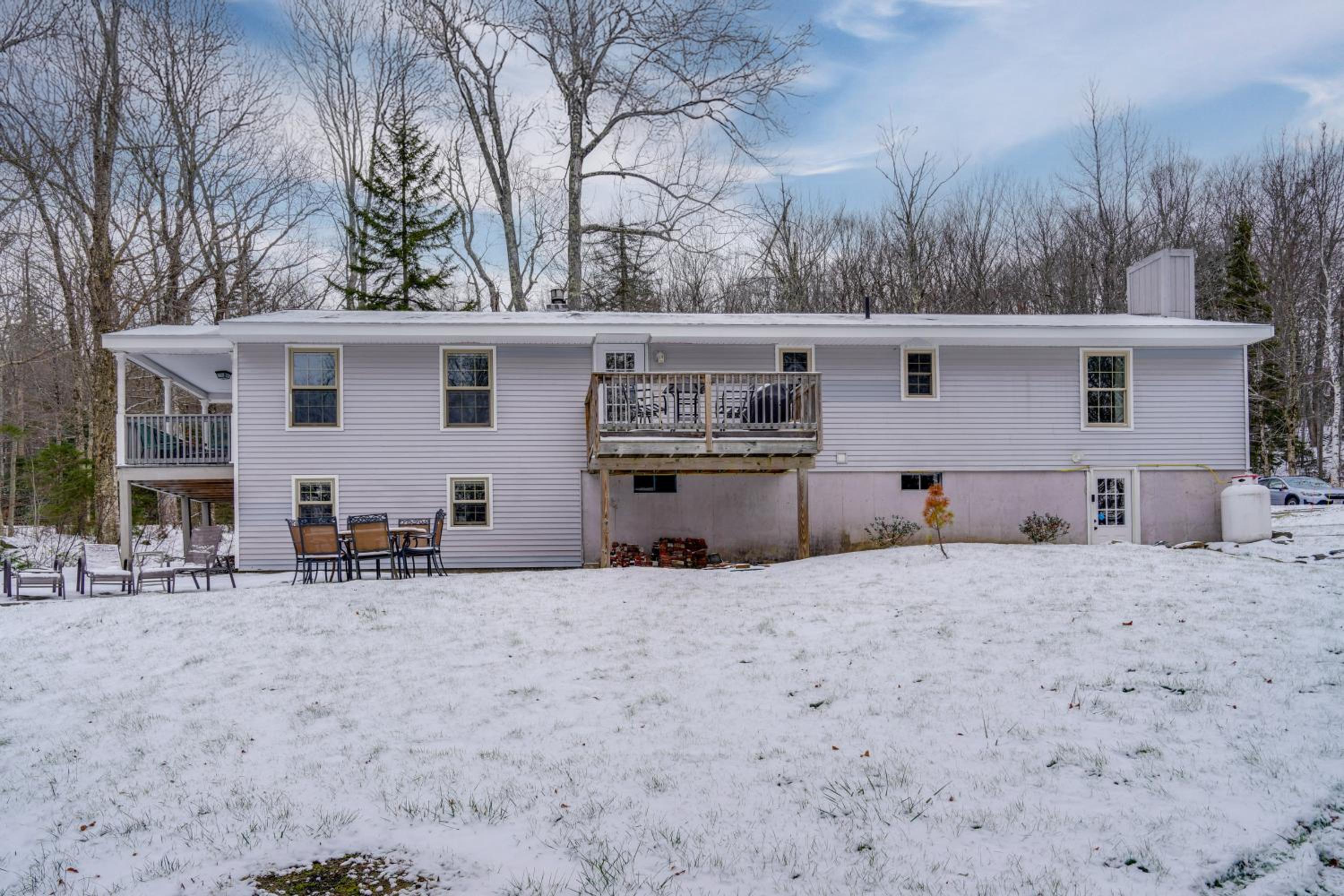 5 Mi to Mt Snow Secluded Family Home with Game Area