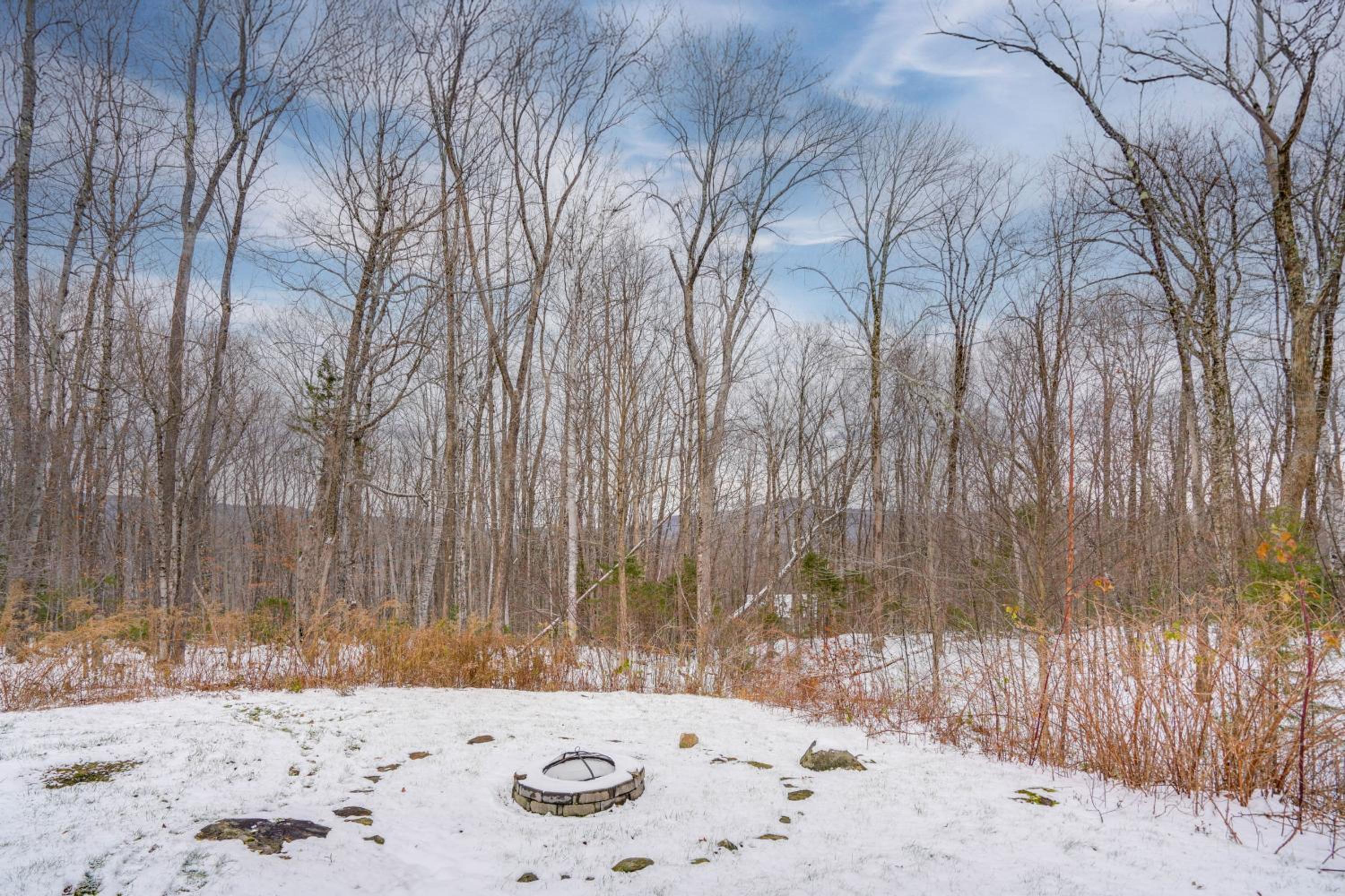 5 Mi to Mt Snow Secluded Family Home with Game Area