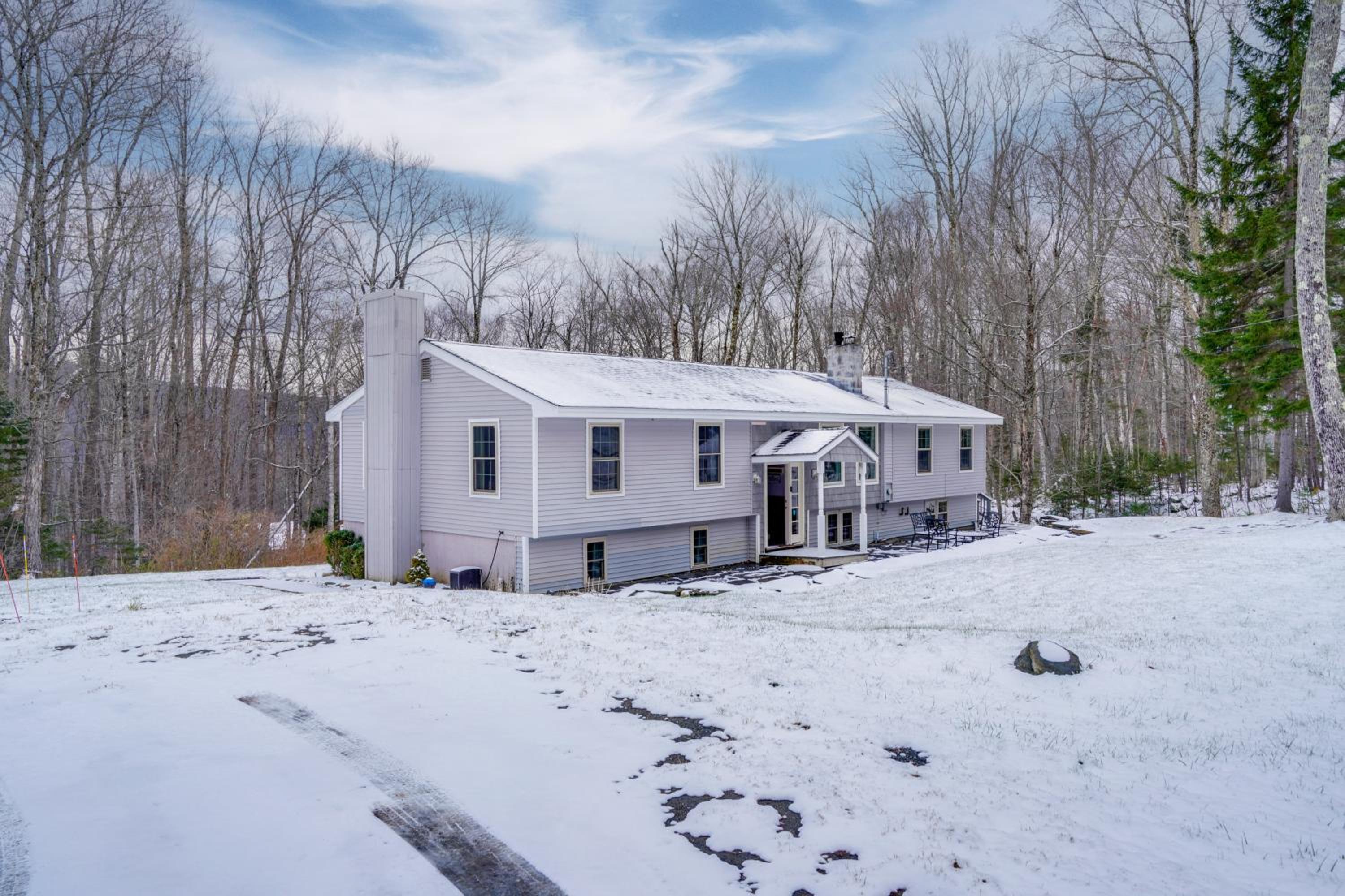 5 Mi to Mt Snow Secluded Family Home with Game Area