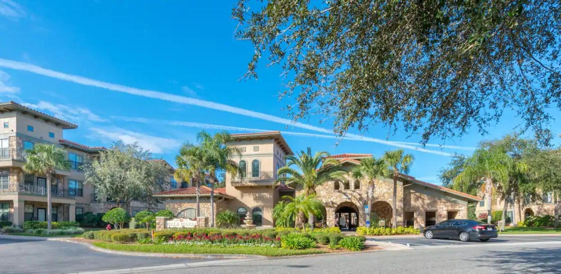 3BR Disney Condo | 3 En-Suites + Pools