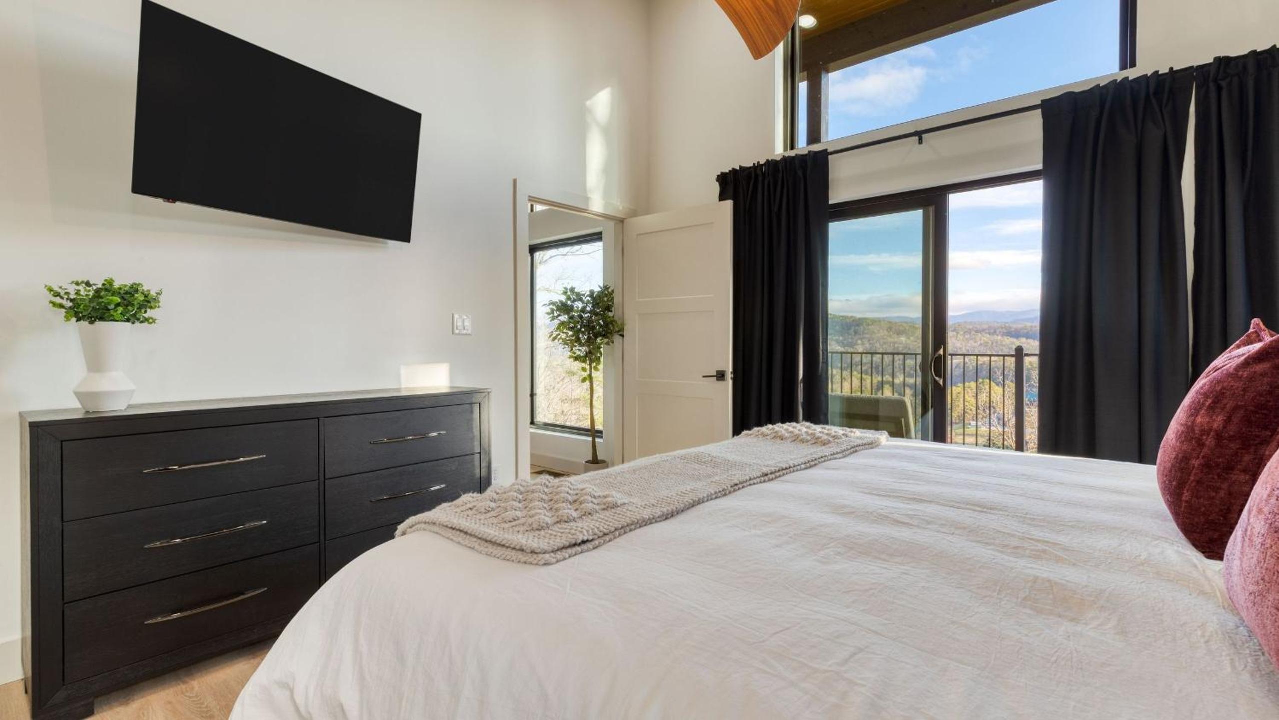 Modern Smoky Mountain Stay With Two Decks Plunge Pool Game Room Overlook Lodge by AvantStay