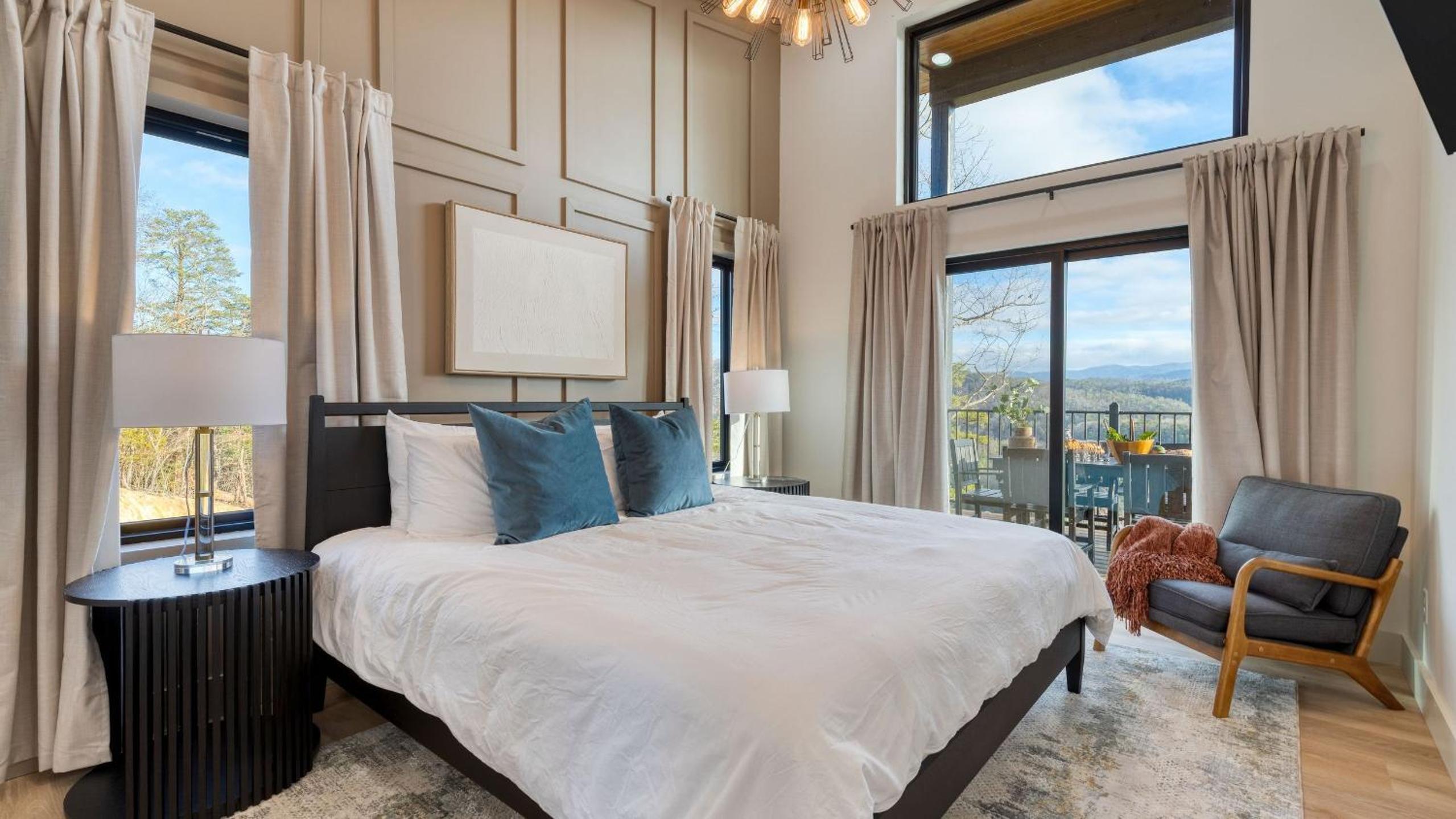 Modern Smoky Mountain Stay With Two Decks Plunge Pool Game Room Overlook Lodge by AvantStay