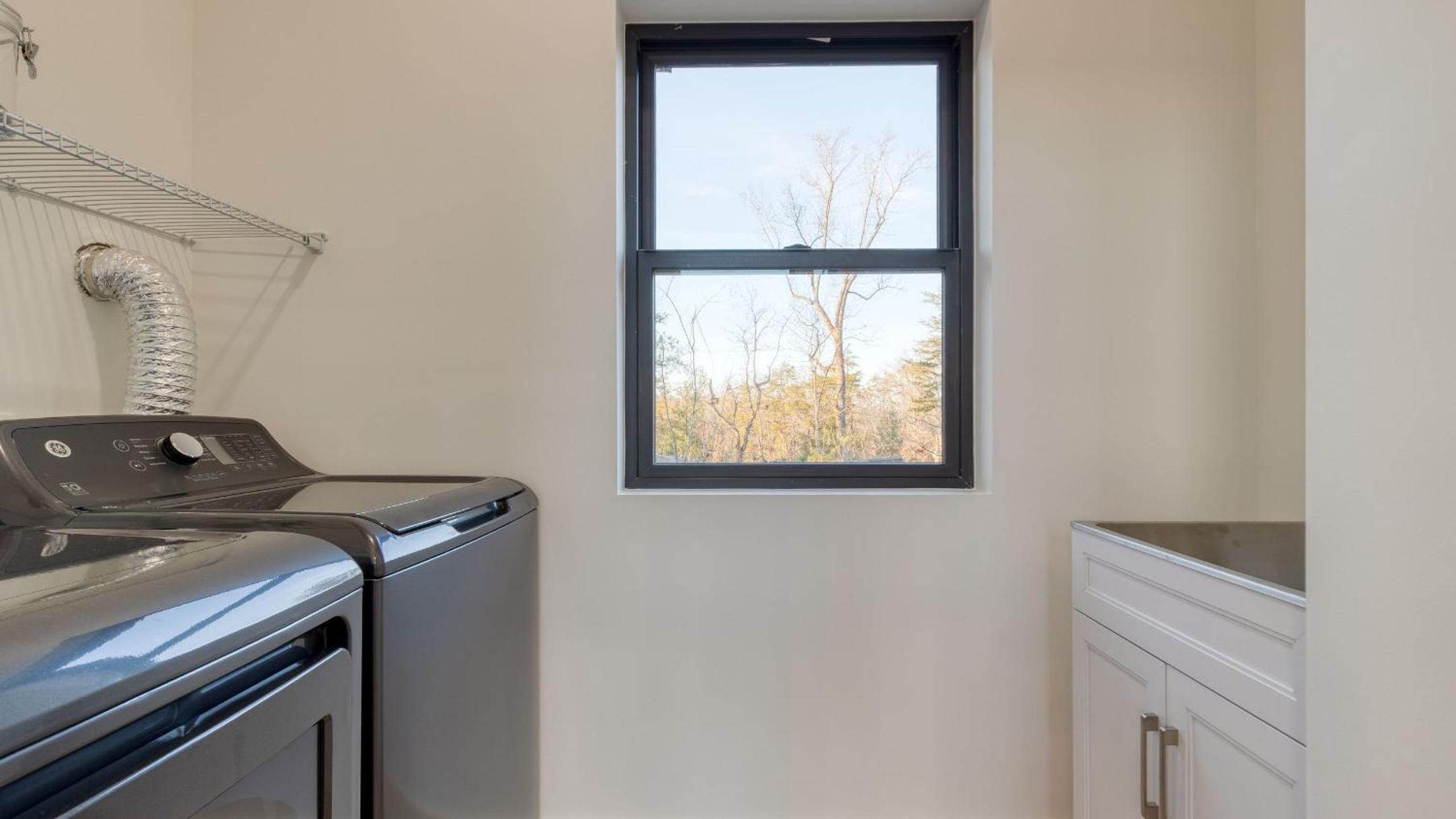 Modern Smoky Mountain Stay With Two Decks Plunge Pool Game Room Overlook Lodge by AvantStay