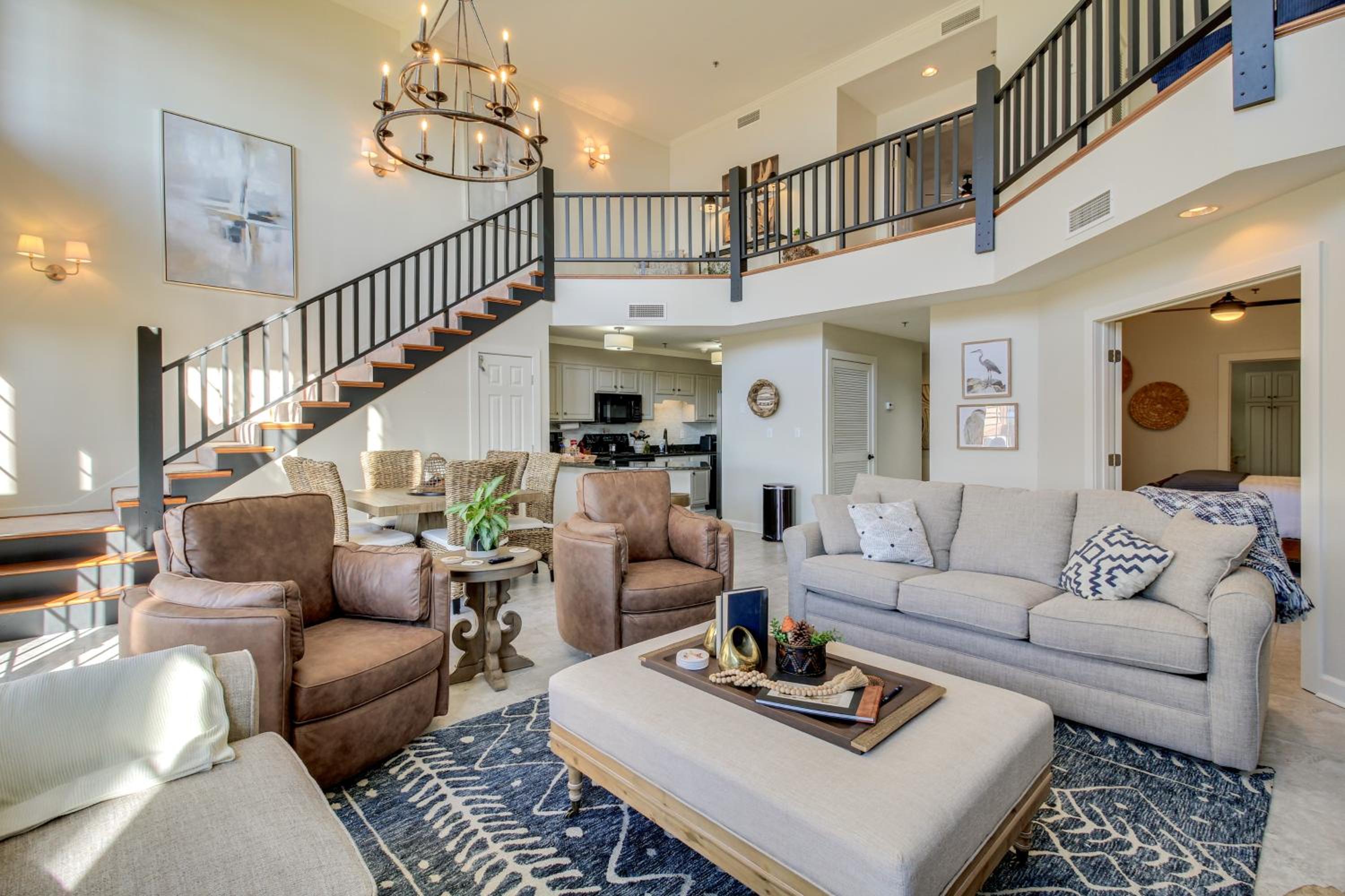Lakefront Condo 3 Mi to Historic Guntersville!