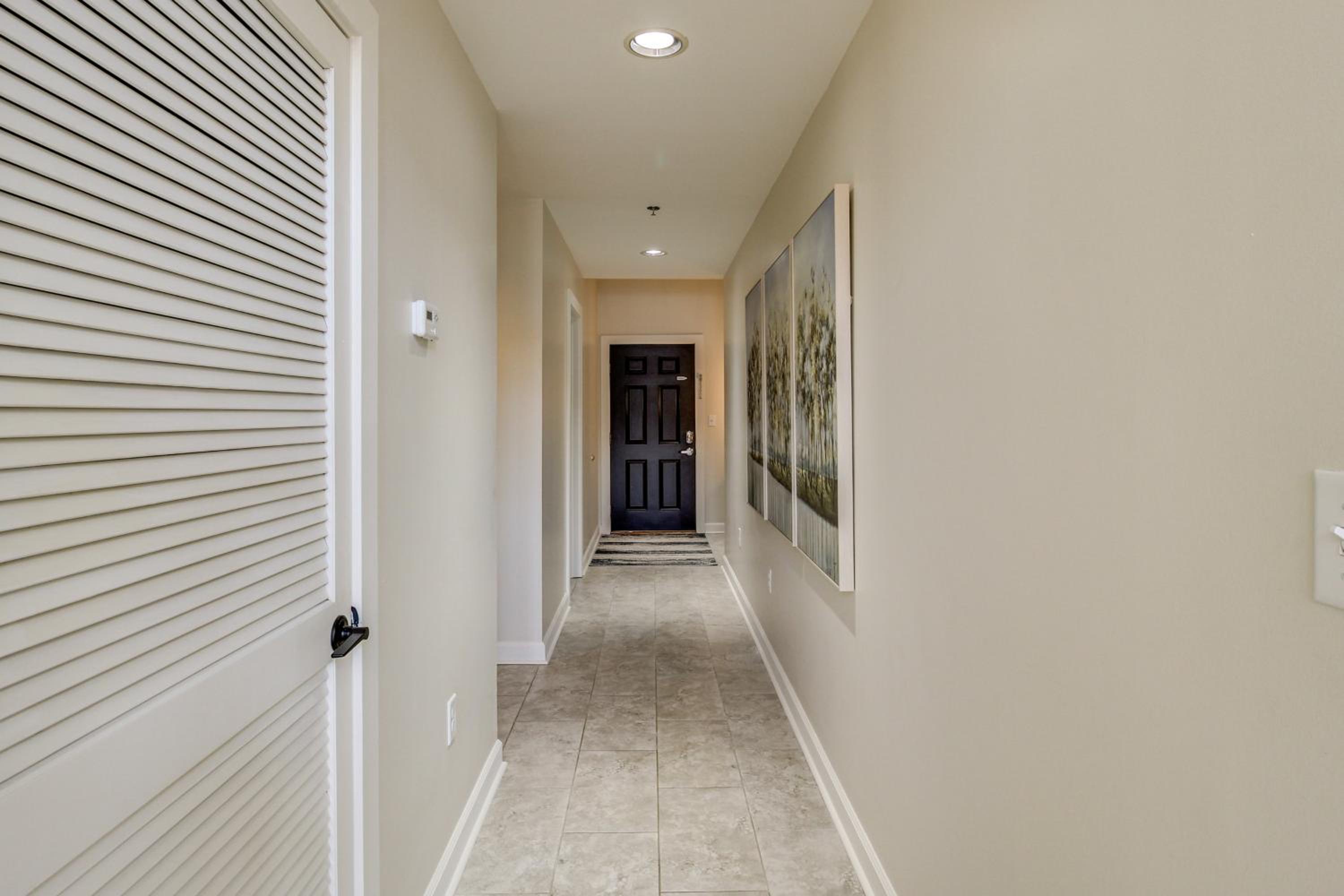 Lakefront Condo 3 Mi to Historic Guntersville!