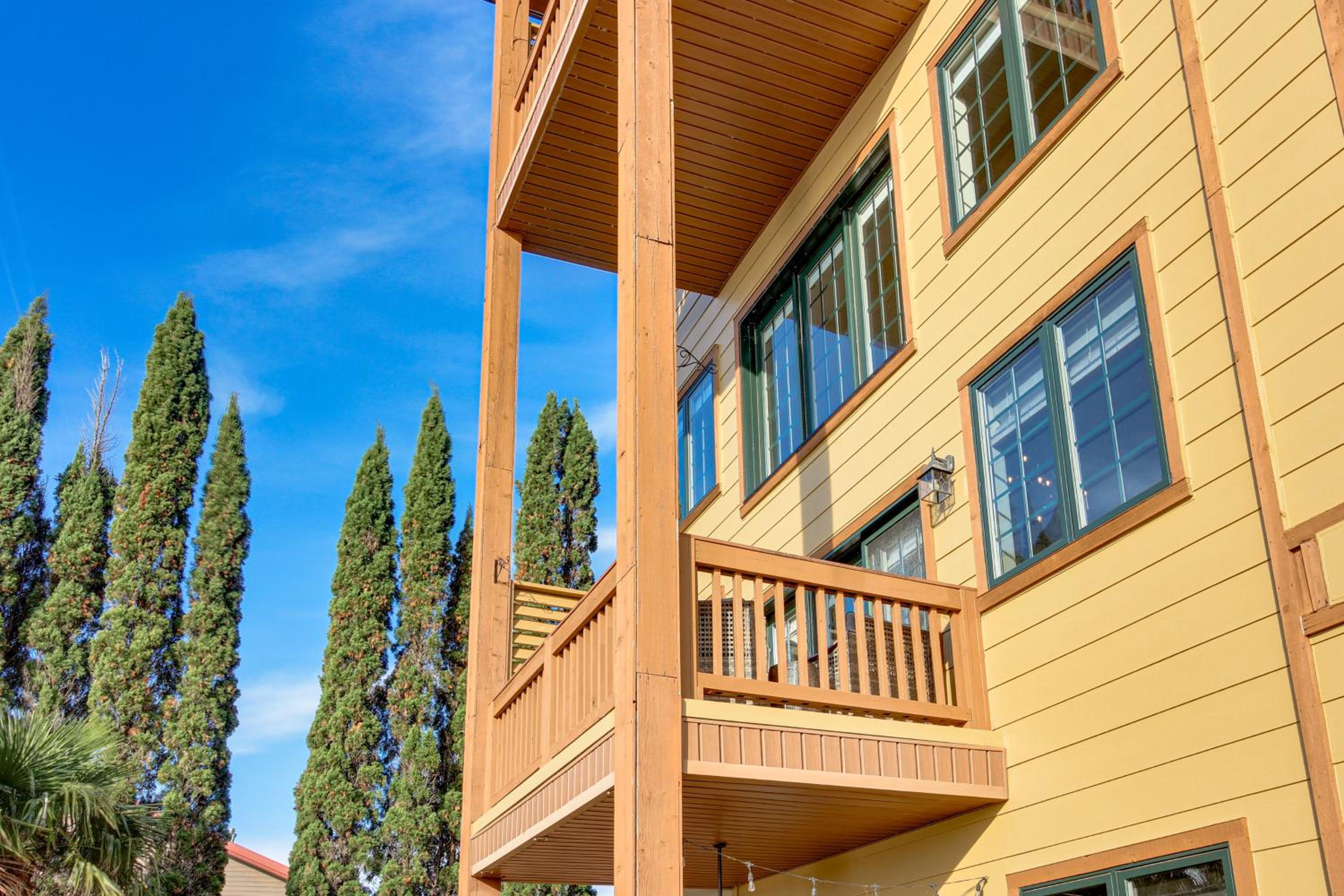 Lakefront Condo 3 Mi to Historic Guntersville!