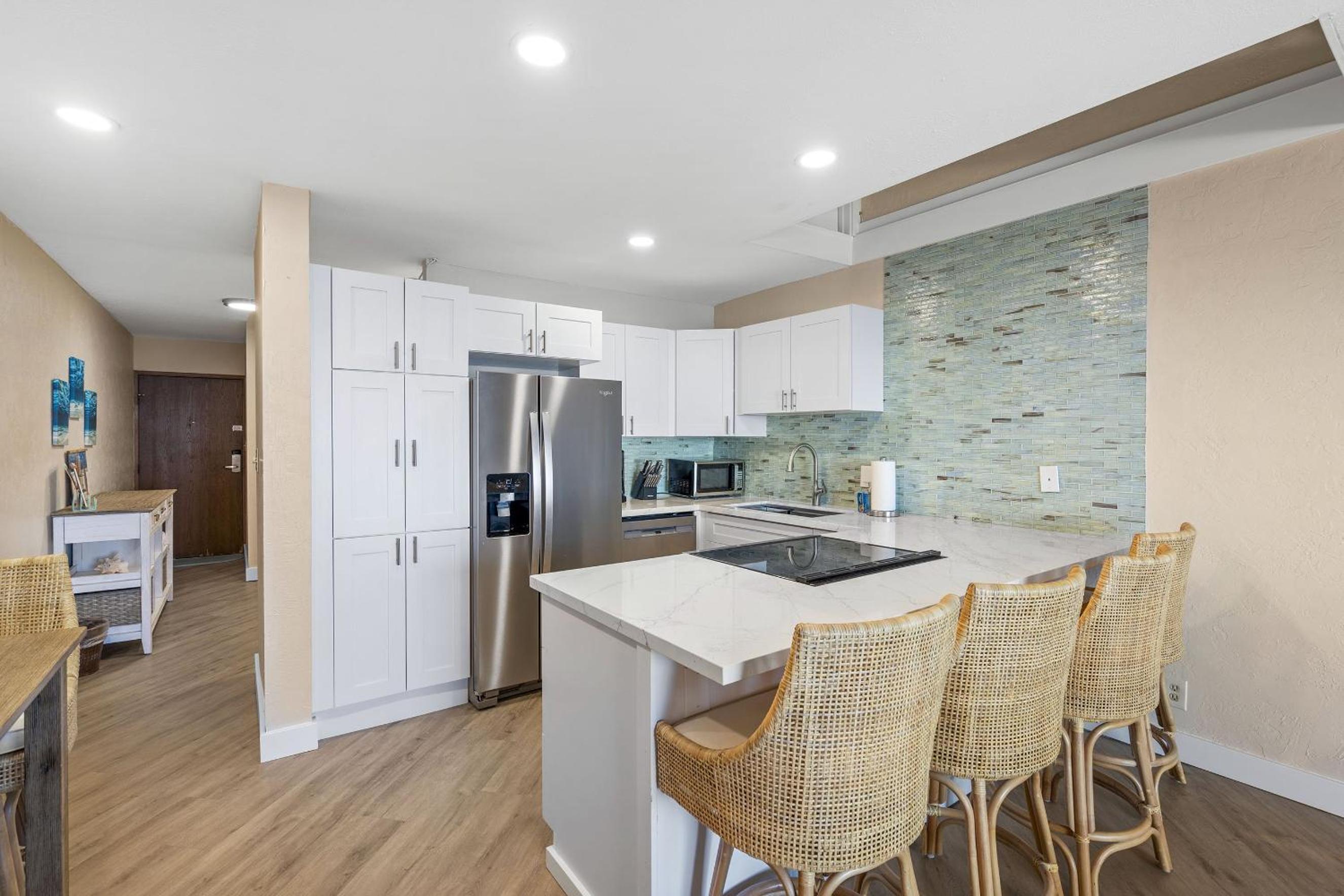 Shores of Maui 215 - Dramatic Ocean Views, Steps to the Beach, Renovated, AC!