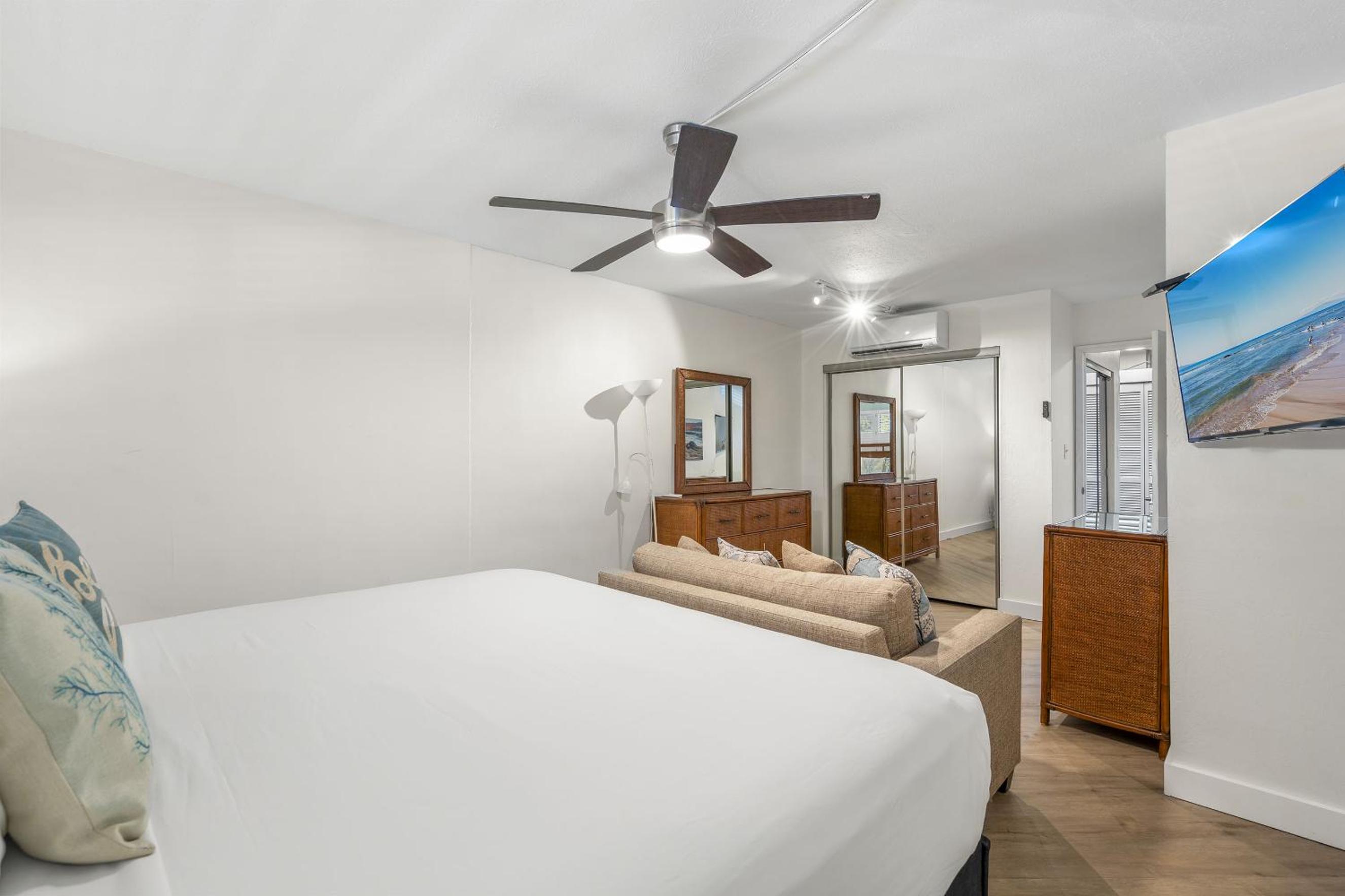 Shores of Maui 215 - Dramatic Ocean Views, Steps to the Beach, Renovated, AC!