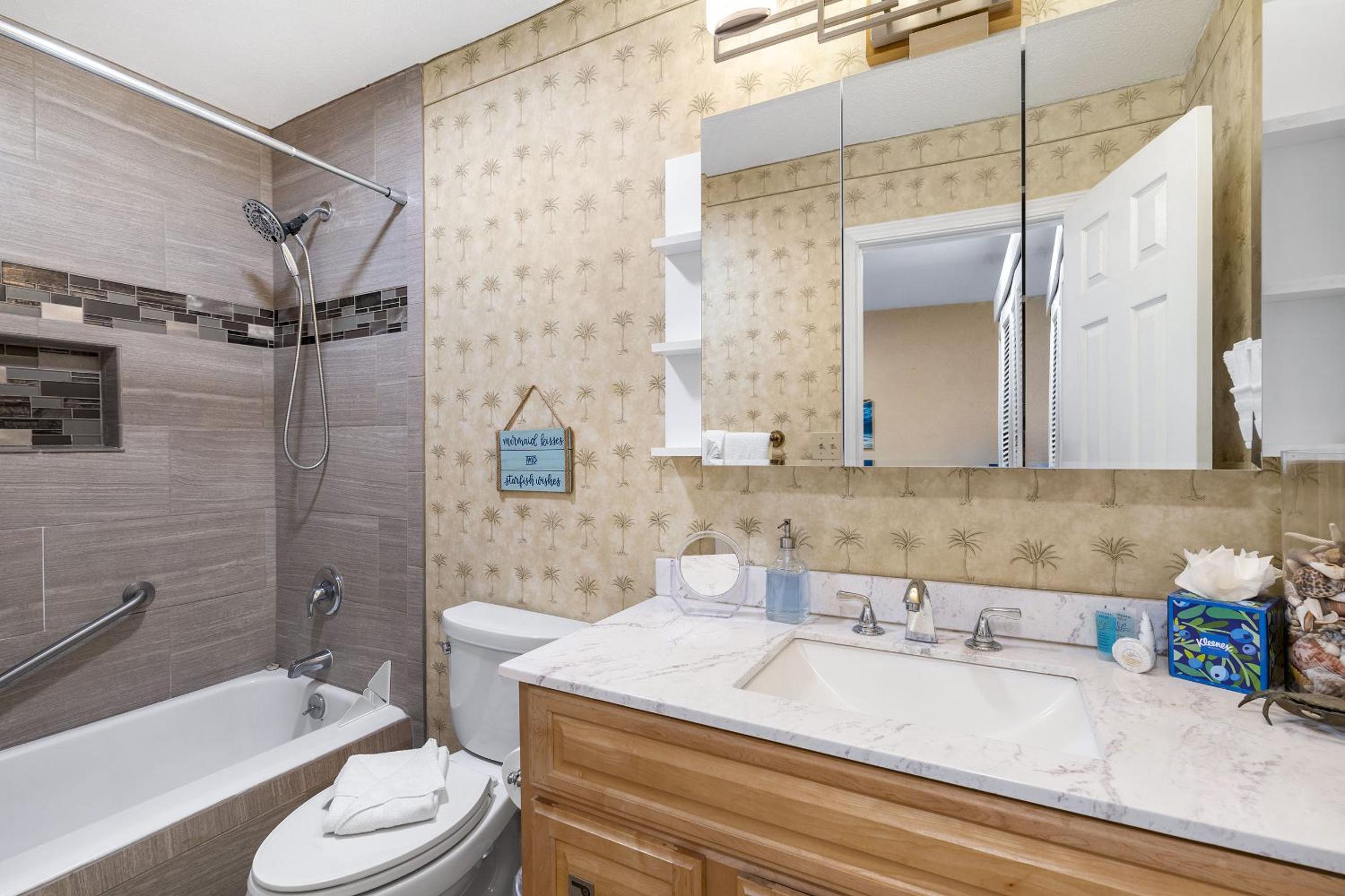 Shores of Maui 215 - Dramatic Ocean Views, Steps to the Beach, Renovated, AC!