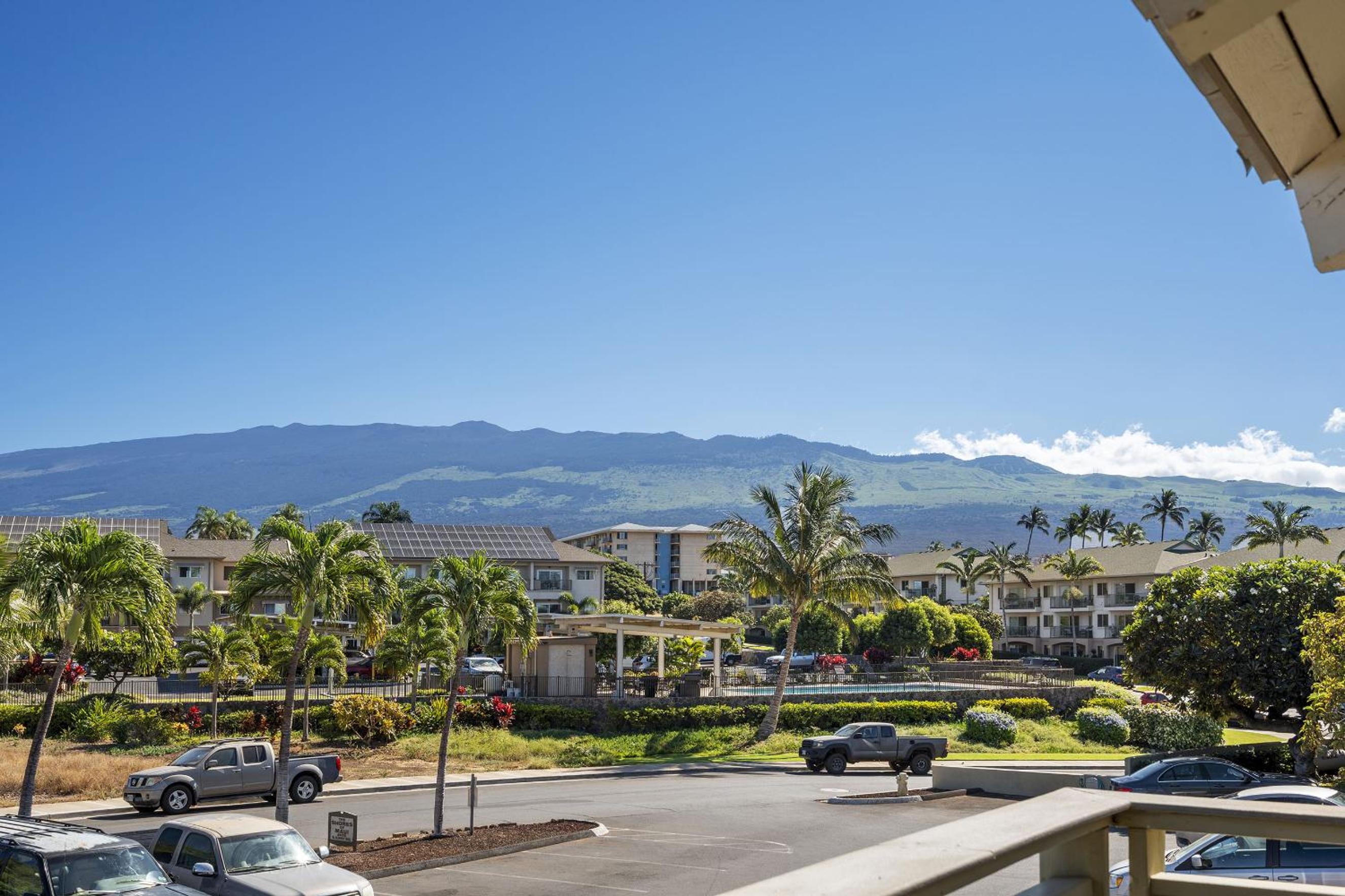 Shores of Maui 215 - Dramatic Ocean Views, Steps to the Beach, Renovated, AC!