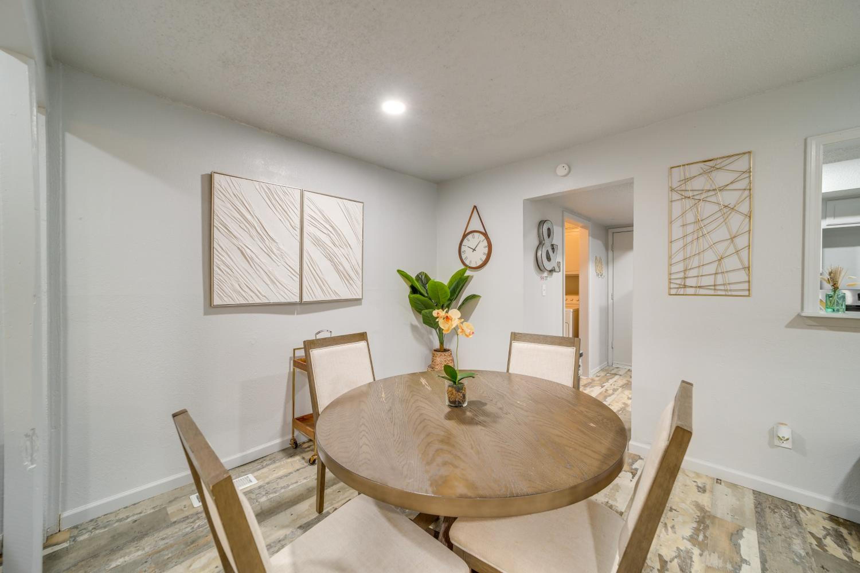 Pet-Friendly Retreat with Yard, 12 Mi to Dtwn Tulsa