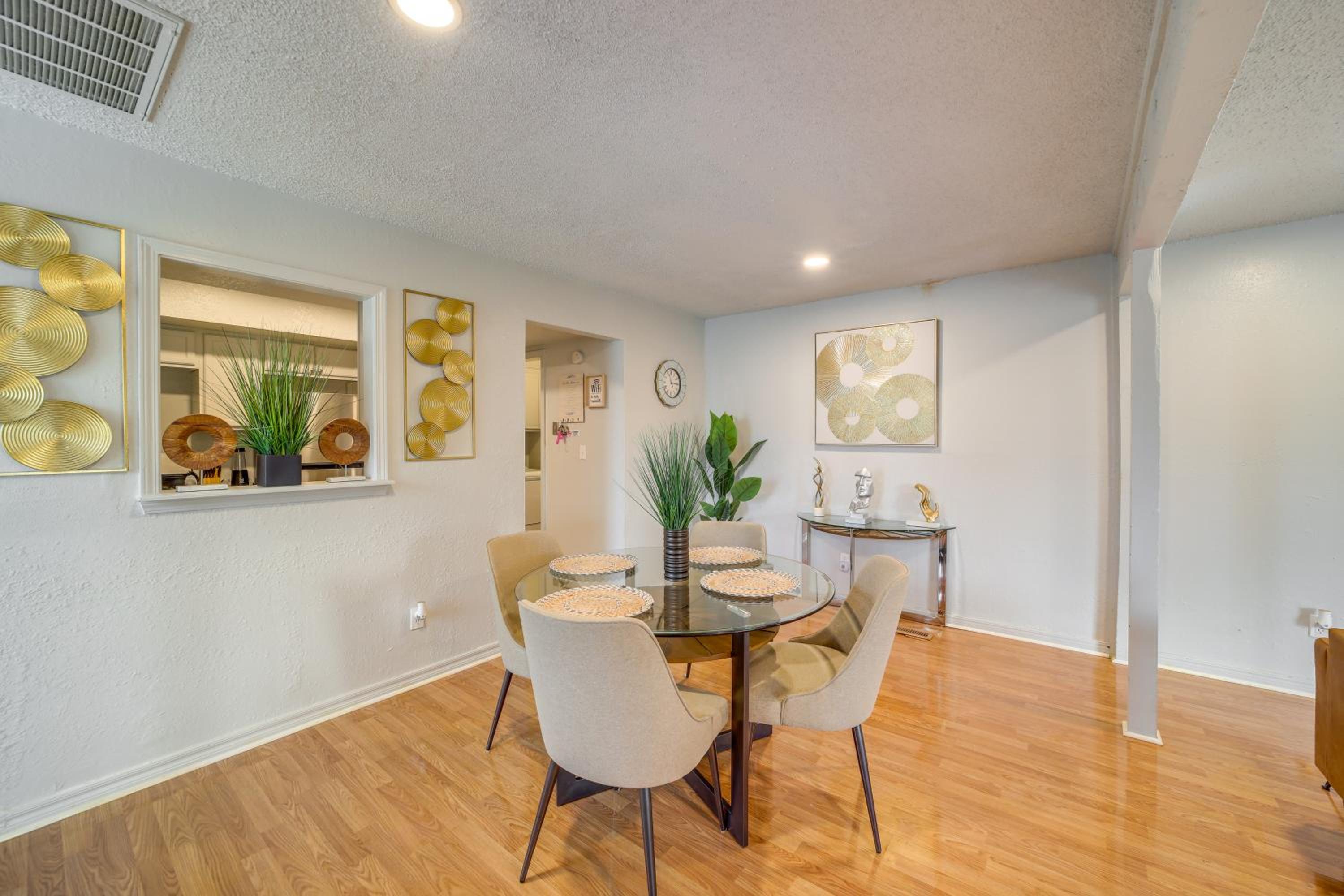 5 Mi to Route 66 Fun! Tulsa Towhome with Game Room