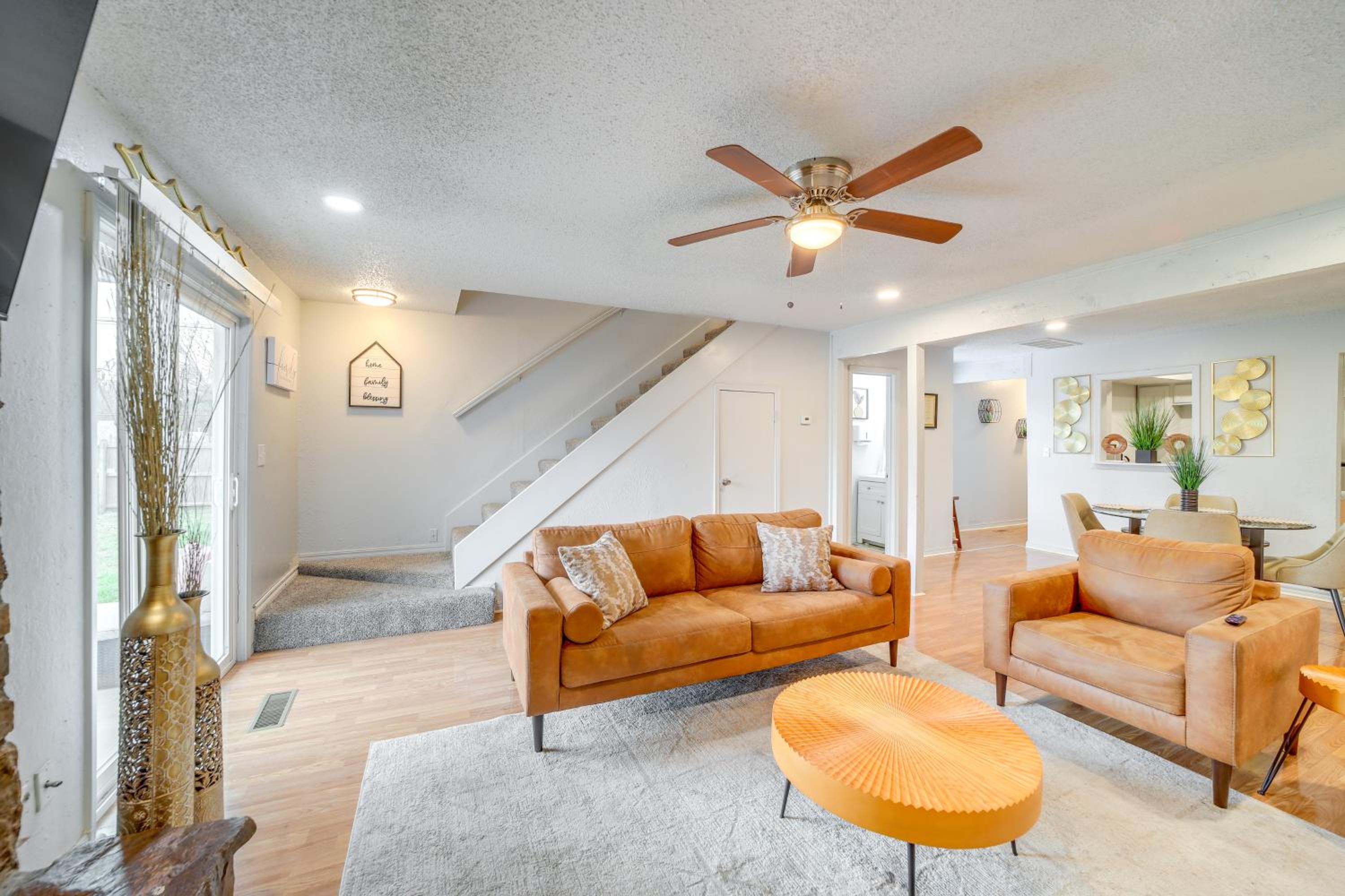 5 Mi to Route 66 Fun! Tulsa Towhome with Game Room