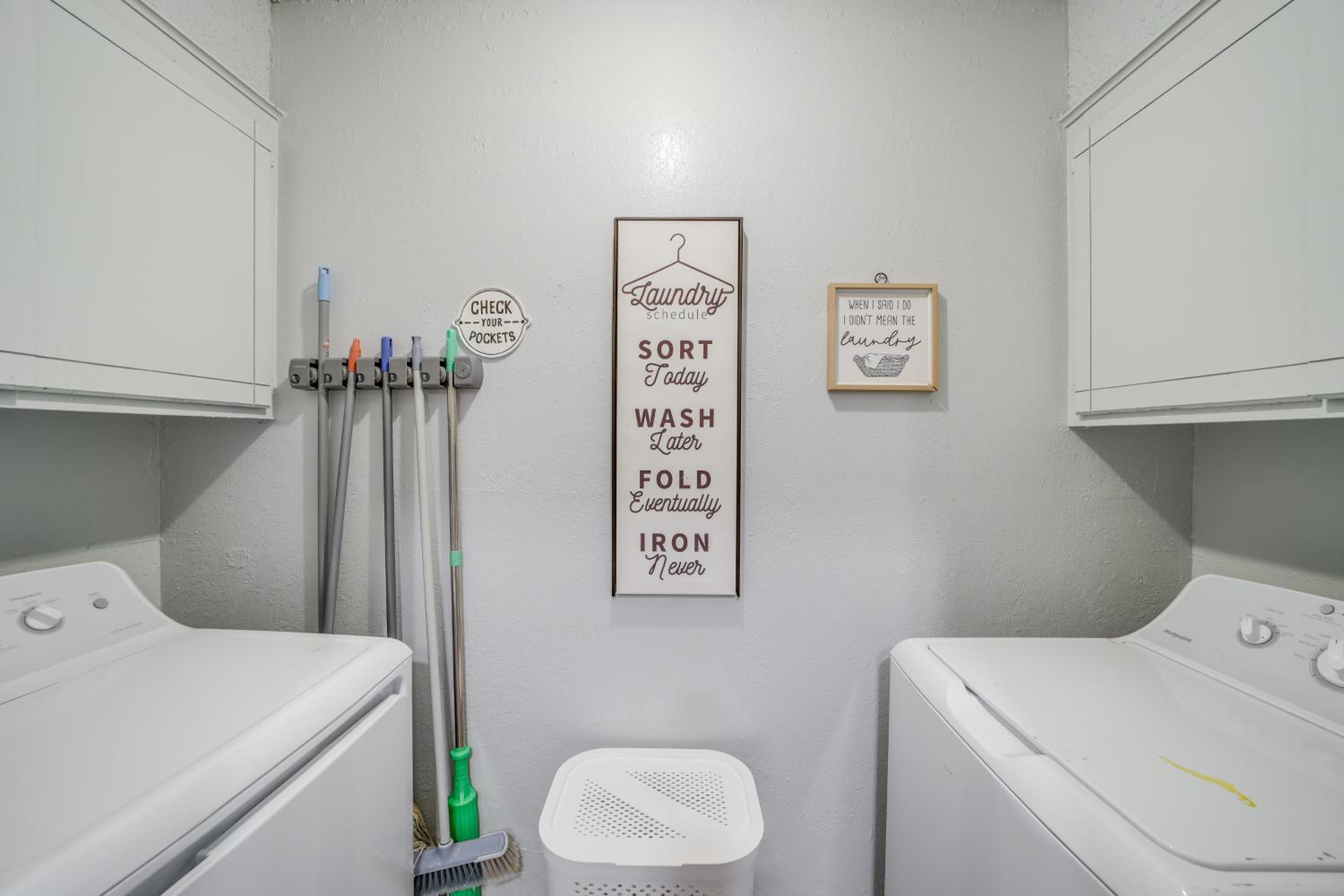5 Mi to Route 66 Fun! Tulsa Towhome with Game Room