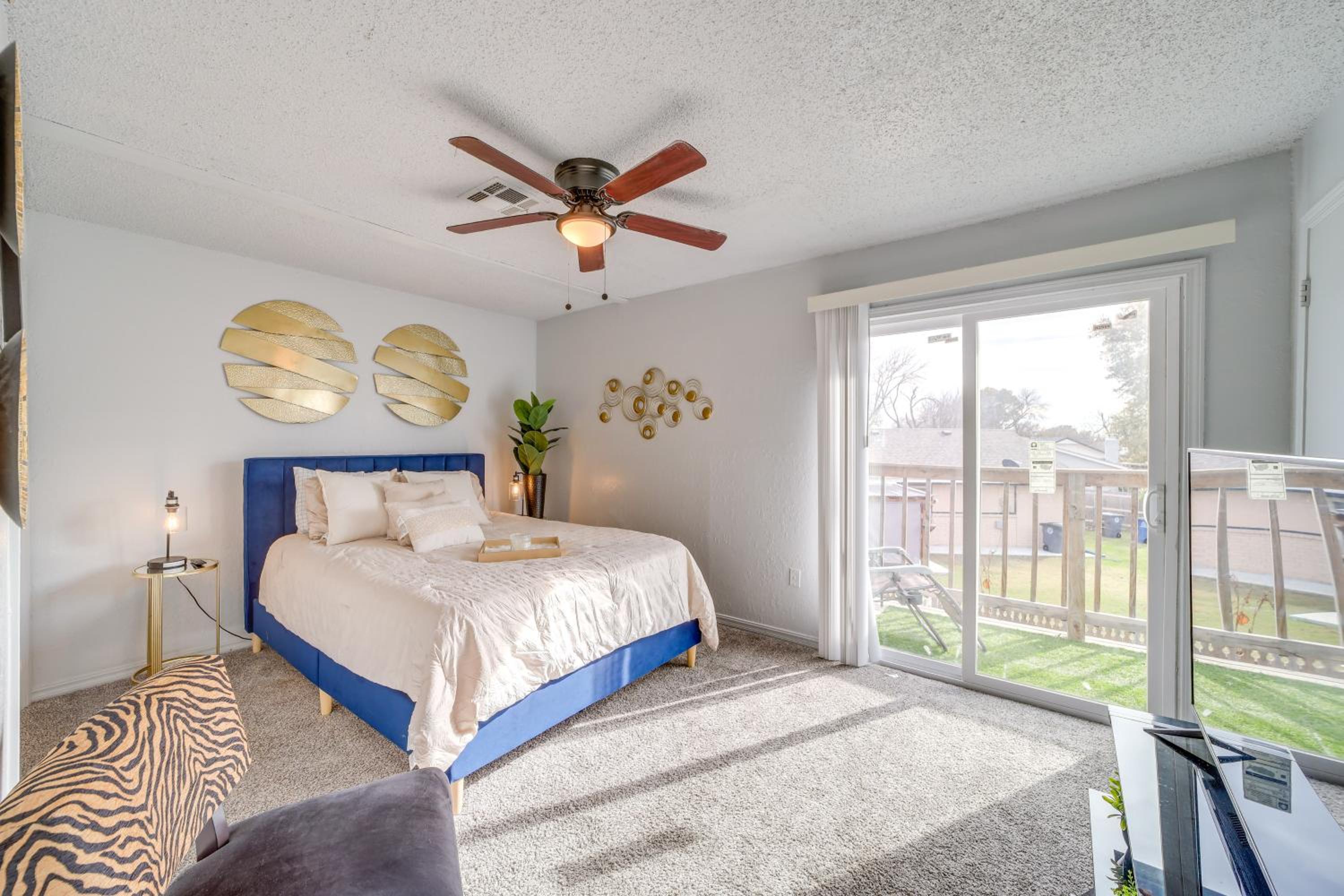 5 Mi to Route 66 Fun! Tulsa Towhome with Game Room