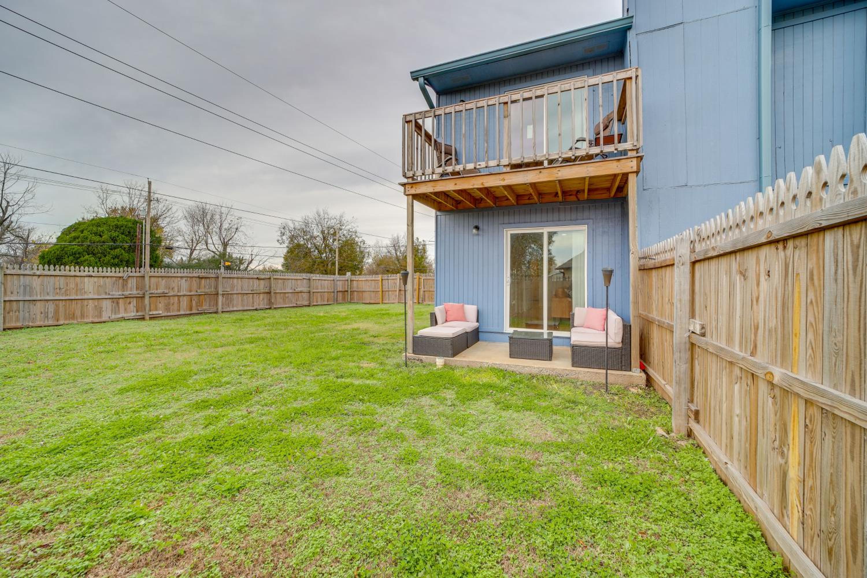 5 Mi to Route 66 Fun! Tulsa Towhome with Game Room