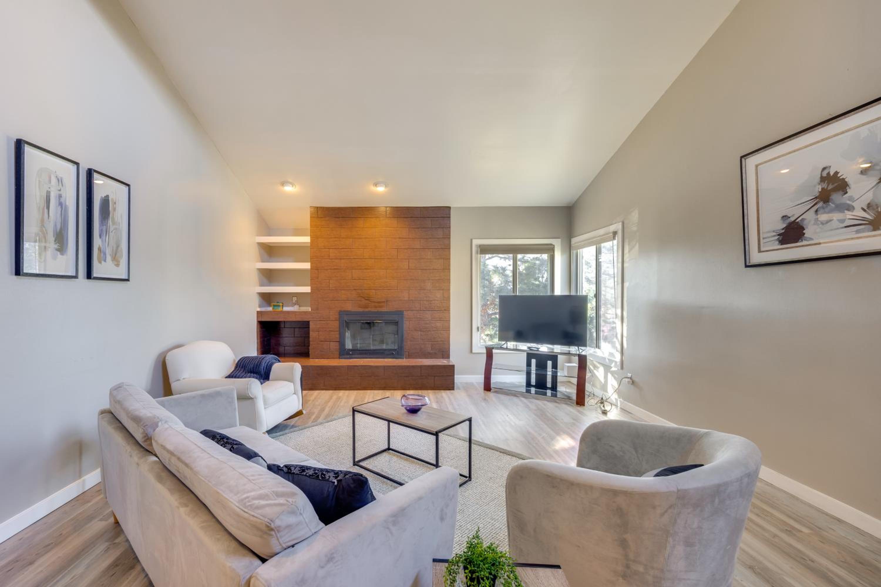 Pet-Friendly Condo with Mountain View in Monument!