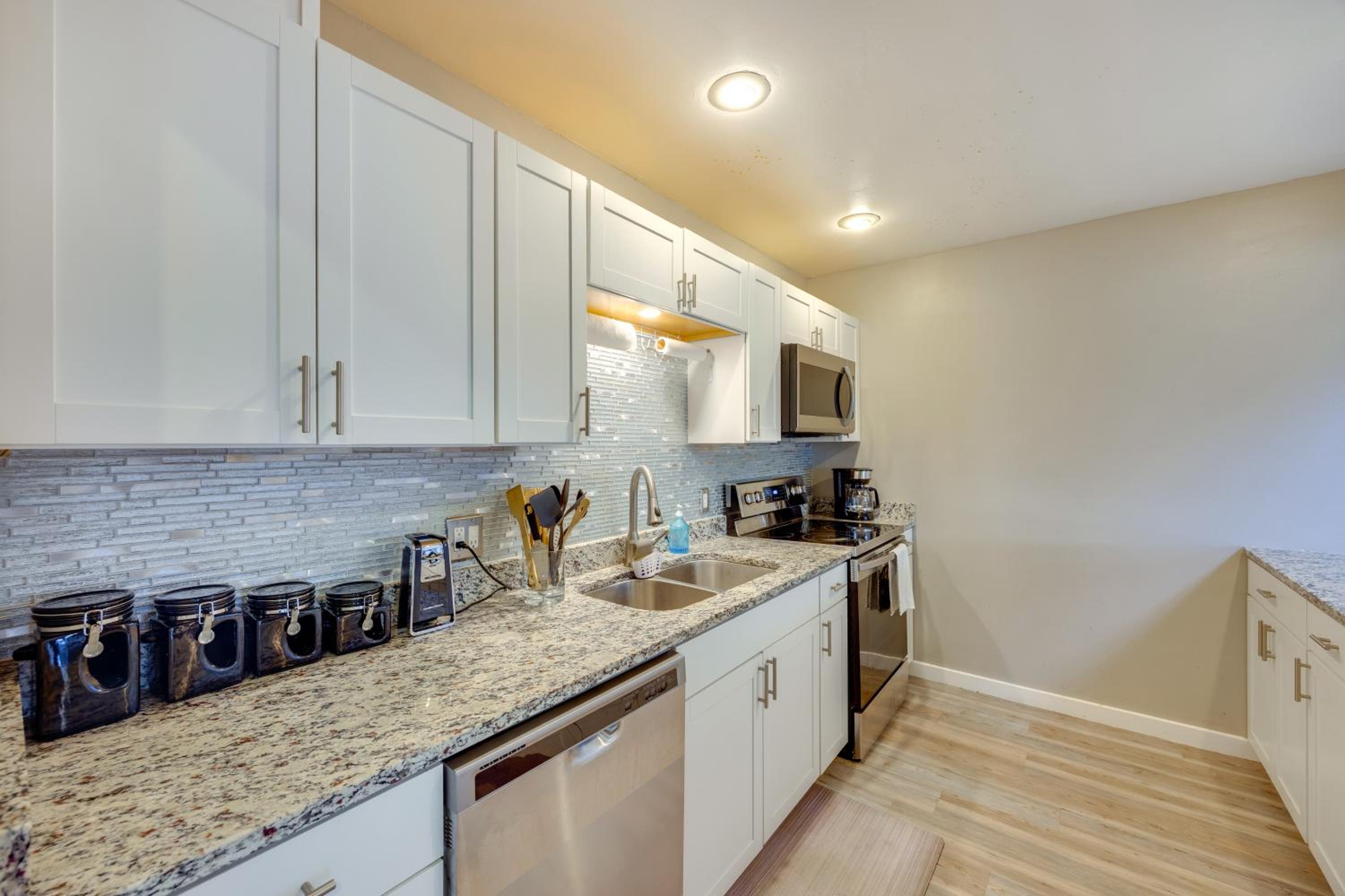 Pet-Friendly Condo with Mountain View in Monument!