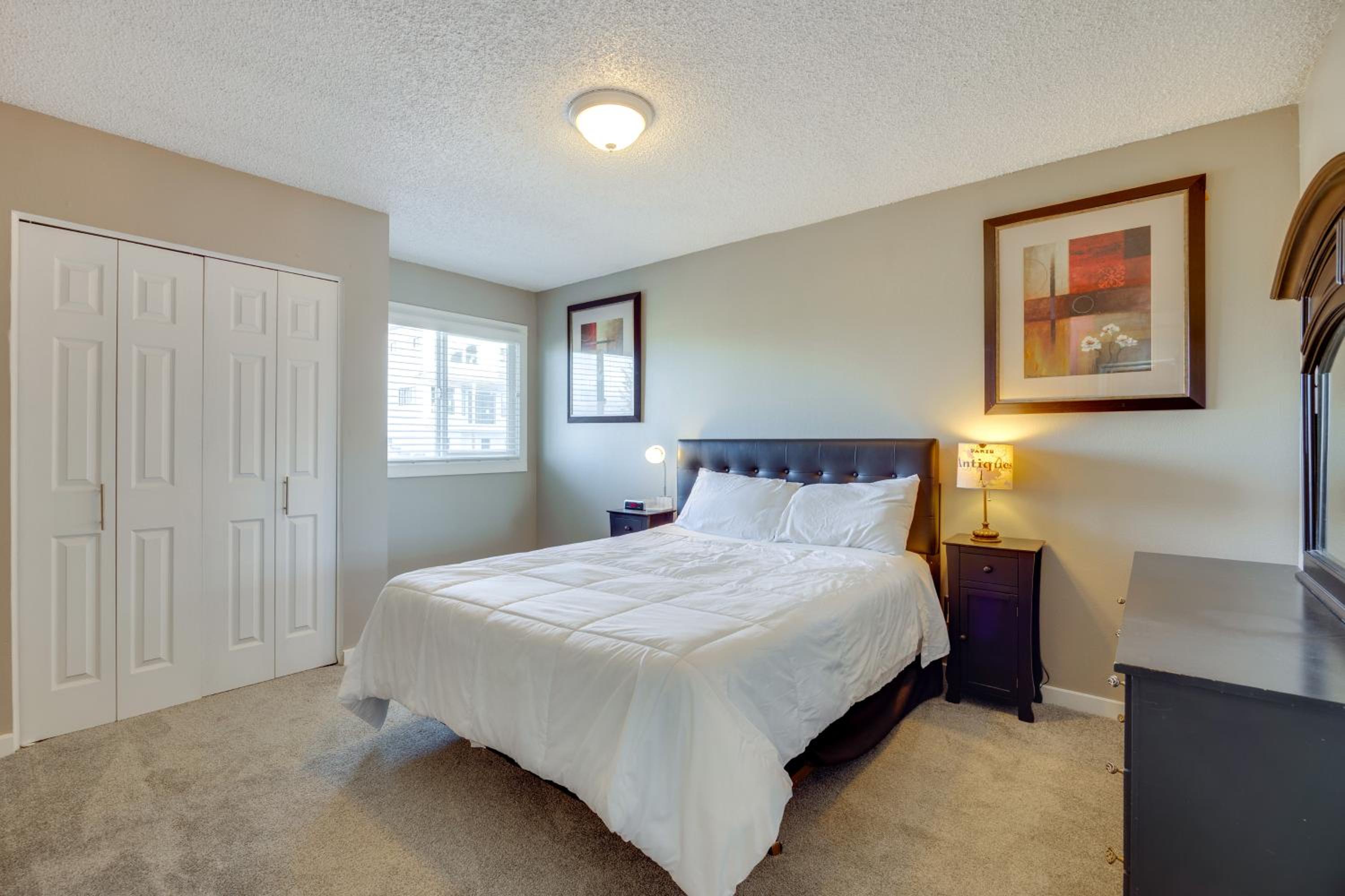 Pet-Friendly Condo with Mountain View in Monument!