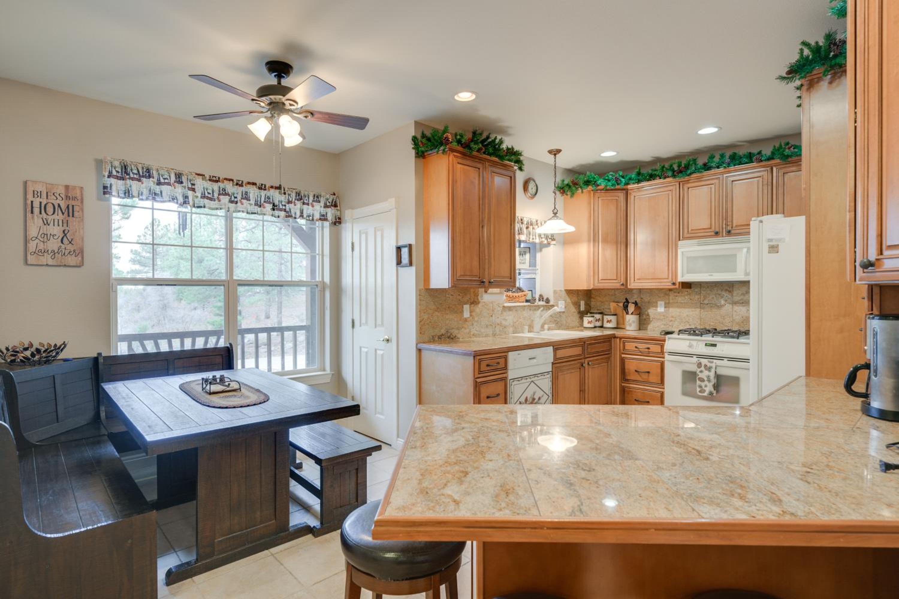 Epic Sunsets, Hot Tub! Mtn-View Pagosa Springs Gem