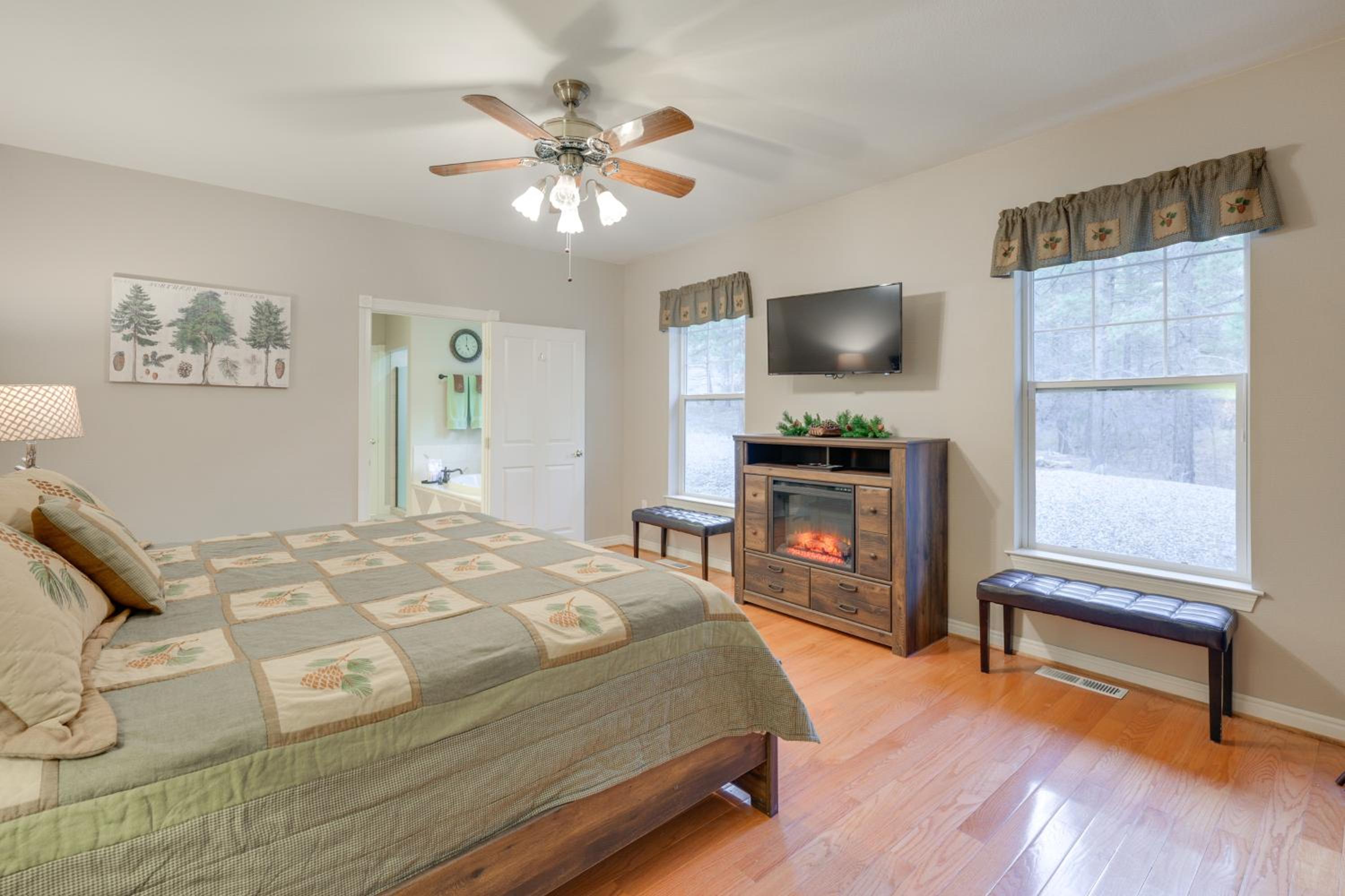 Epic Sunsets, Hot Tub! Mtn-View Pagosa Springs Gem