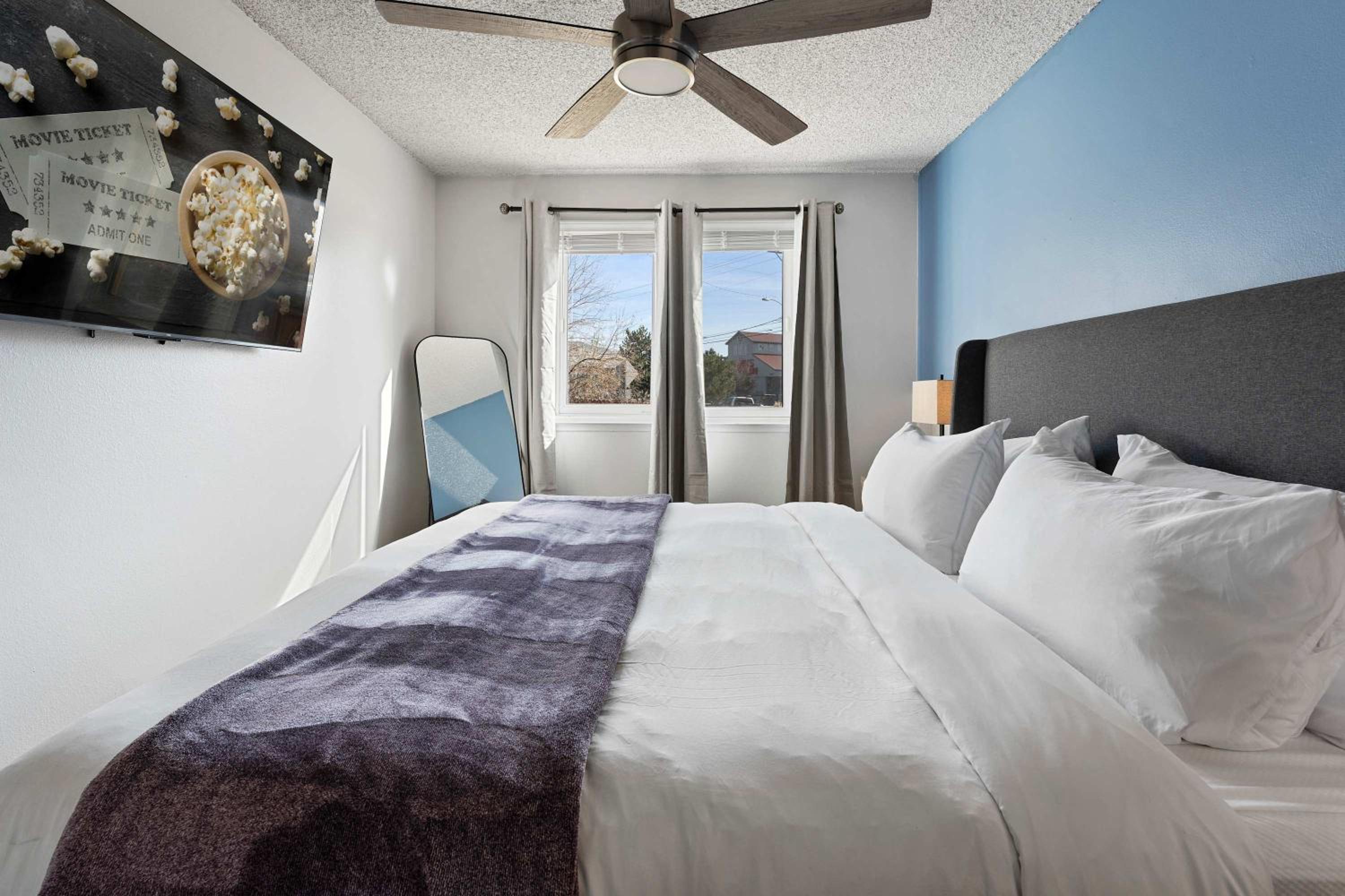 Spacious 4BR Sparks Home · Graduation & Events