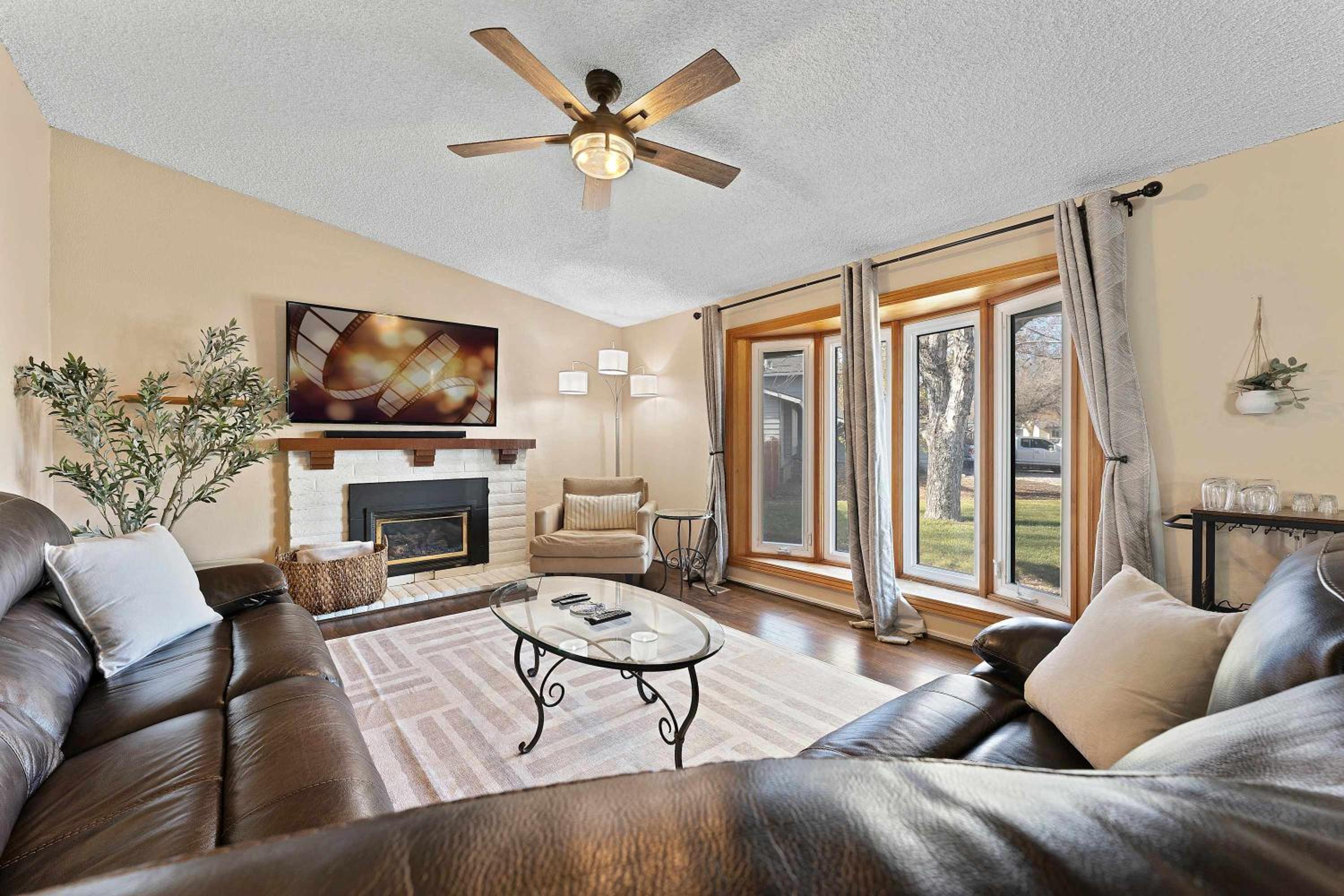 Spacious 4BR Sparks Home · Graduation & Events