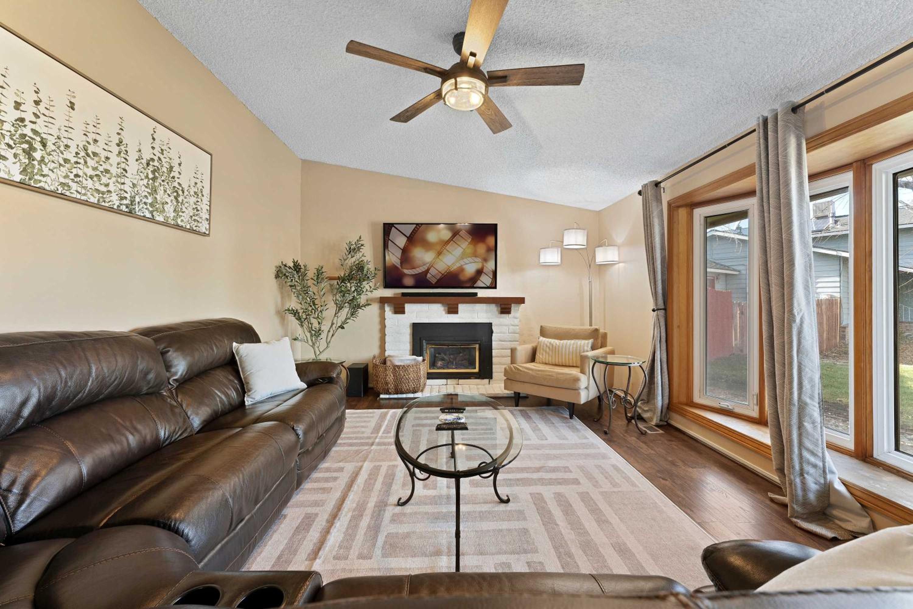 Spacious 4BR Sparks Home · Graduation & Events