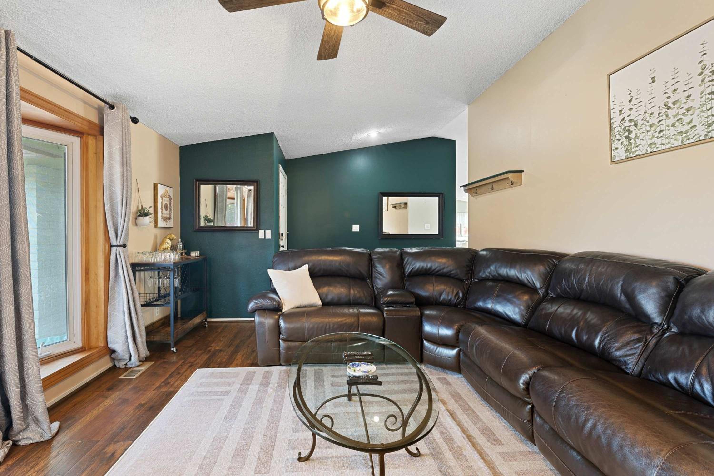 Spacious 4BR Sparks Home · Graduation & Events