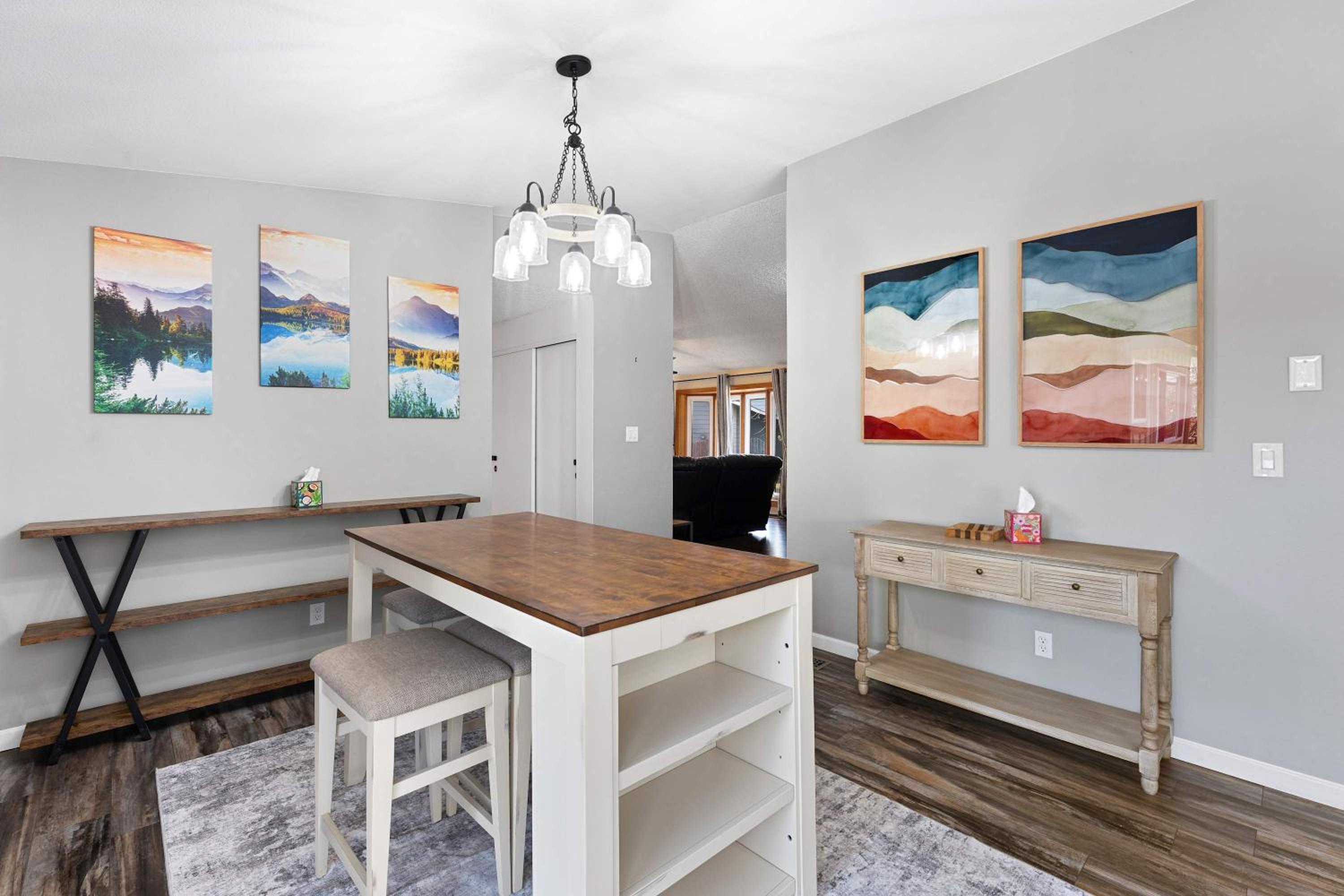 Spacious 4BR Sparks Home · Graduation & Events