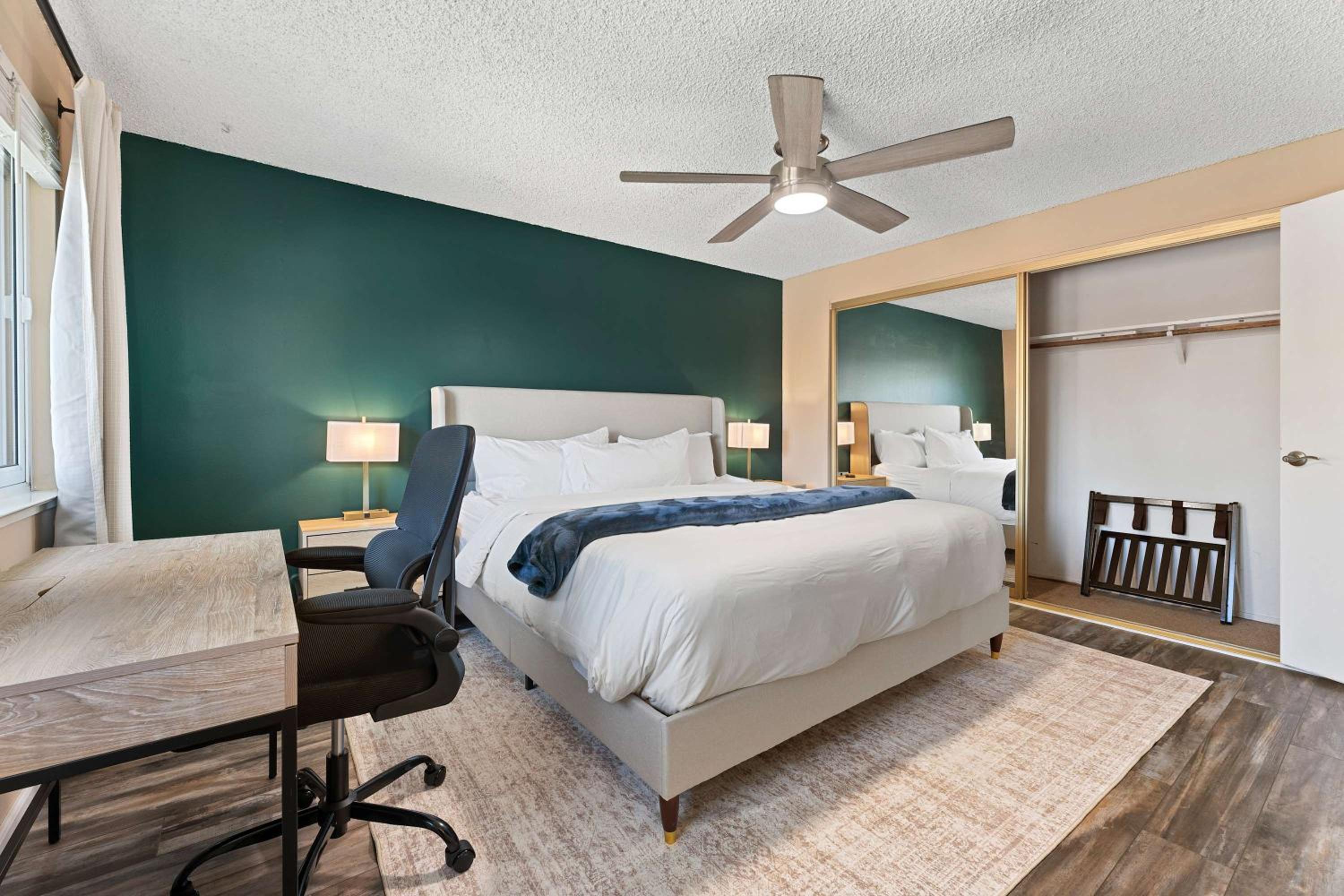 Spacious 4BR Sparks Home · Graduation & Events