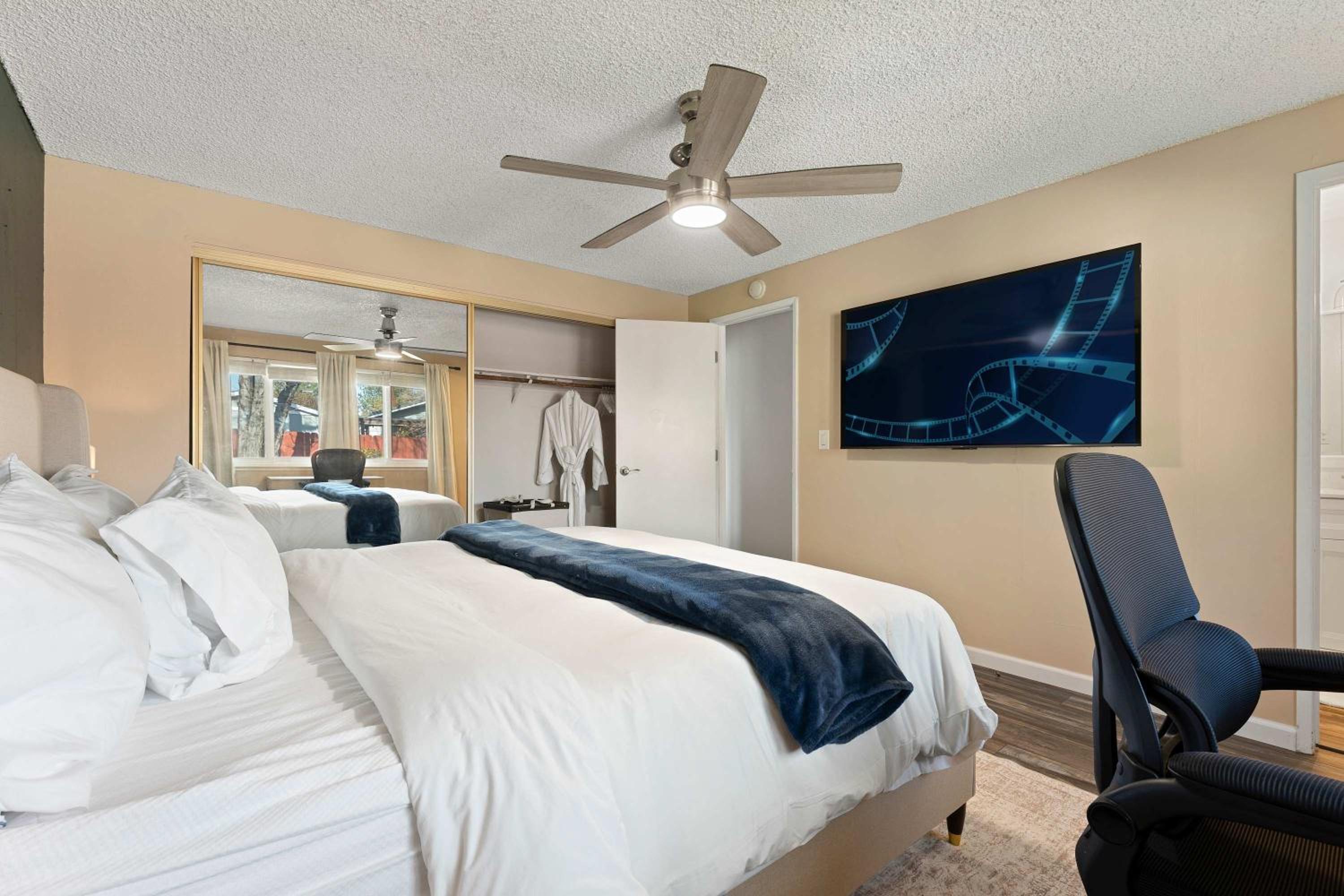 Spacious 4BR Sparks Home · Graduation & Events