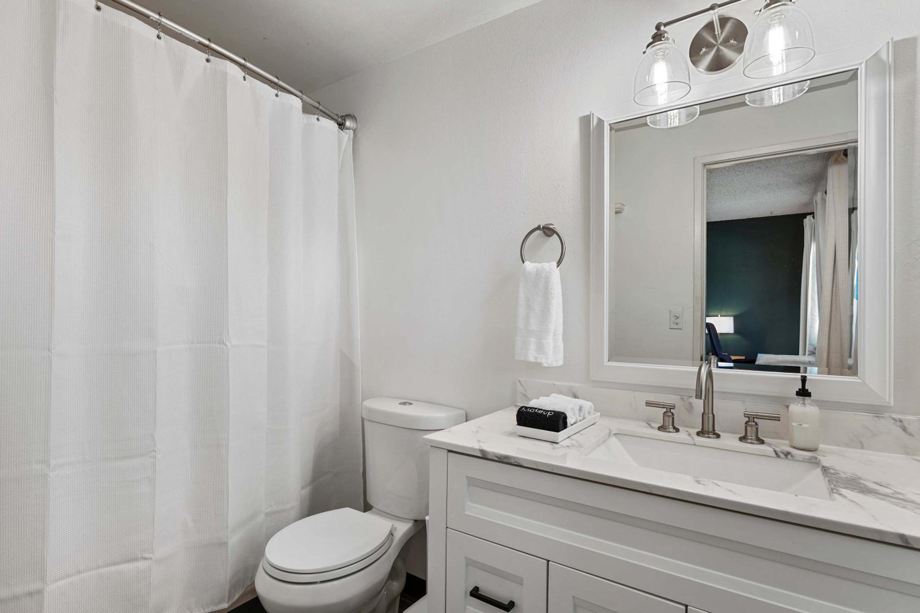 Spacious 4BR Sparks Home · Graduation & Events