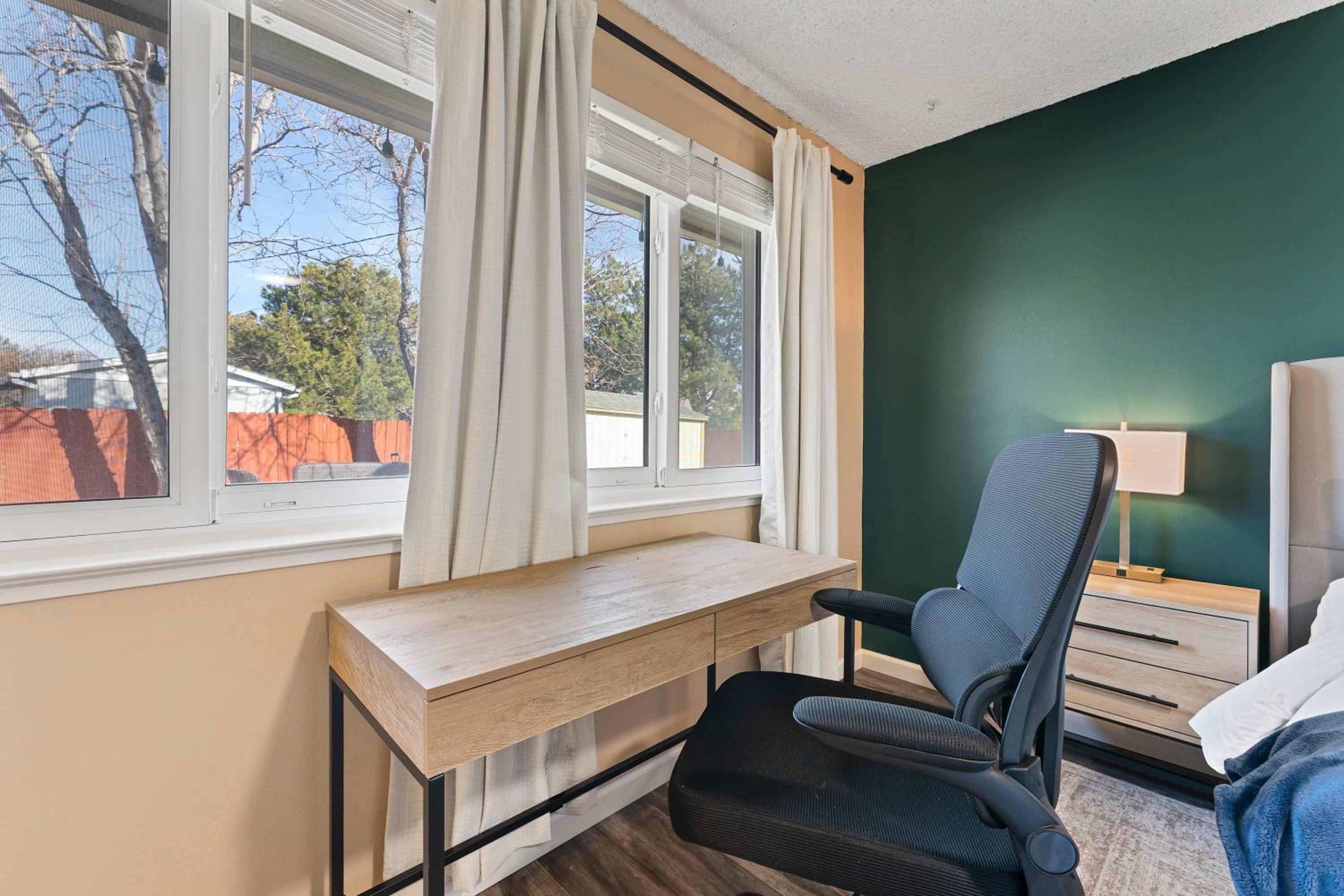 Spacious 4BR Sparks Home · Graduation & Events