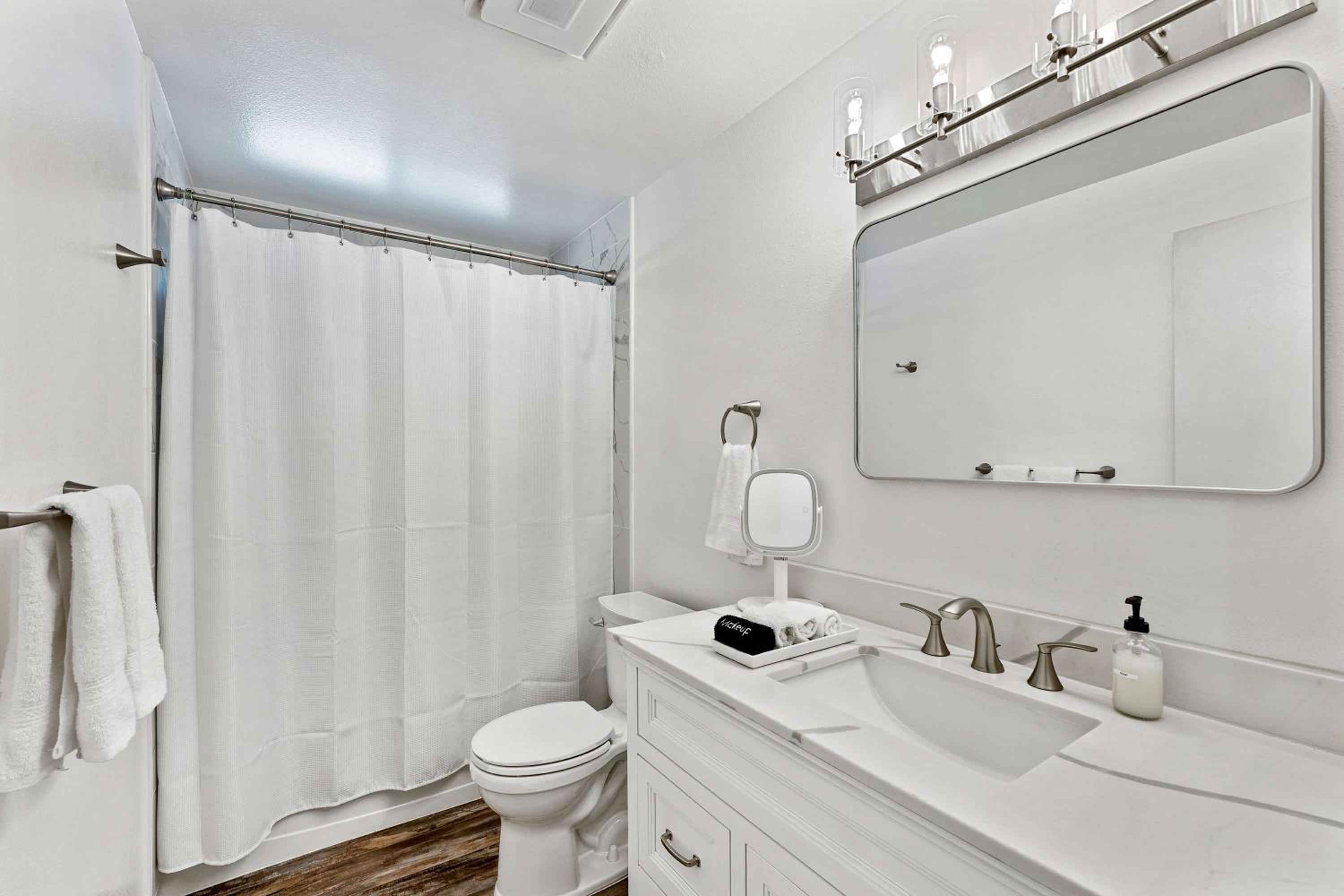 Spacious 4BR Sparks Home · Graduation & Events